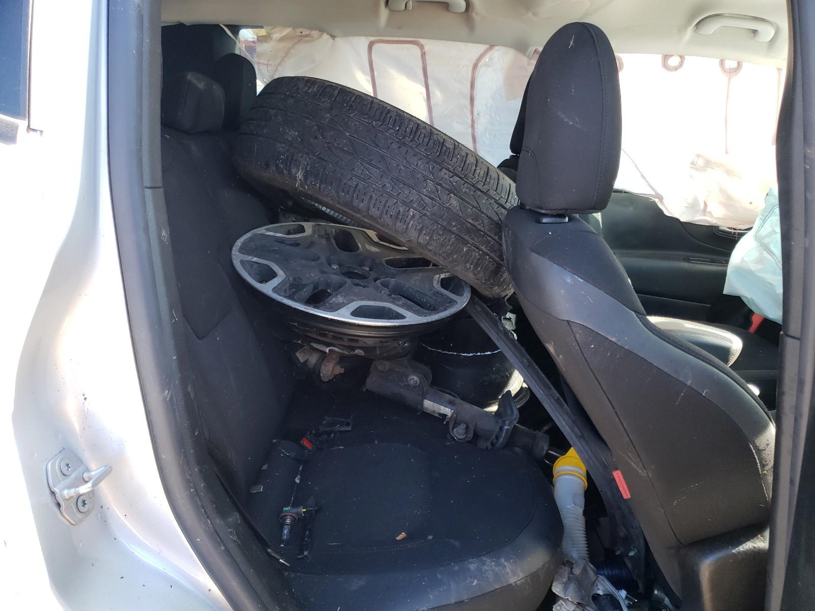 Photo 6 from auction – 2016 JEEP RENEGADE T with VIN ZACCJBCT6GPC49385