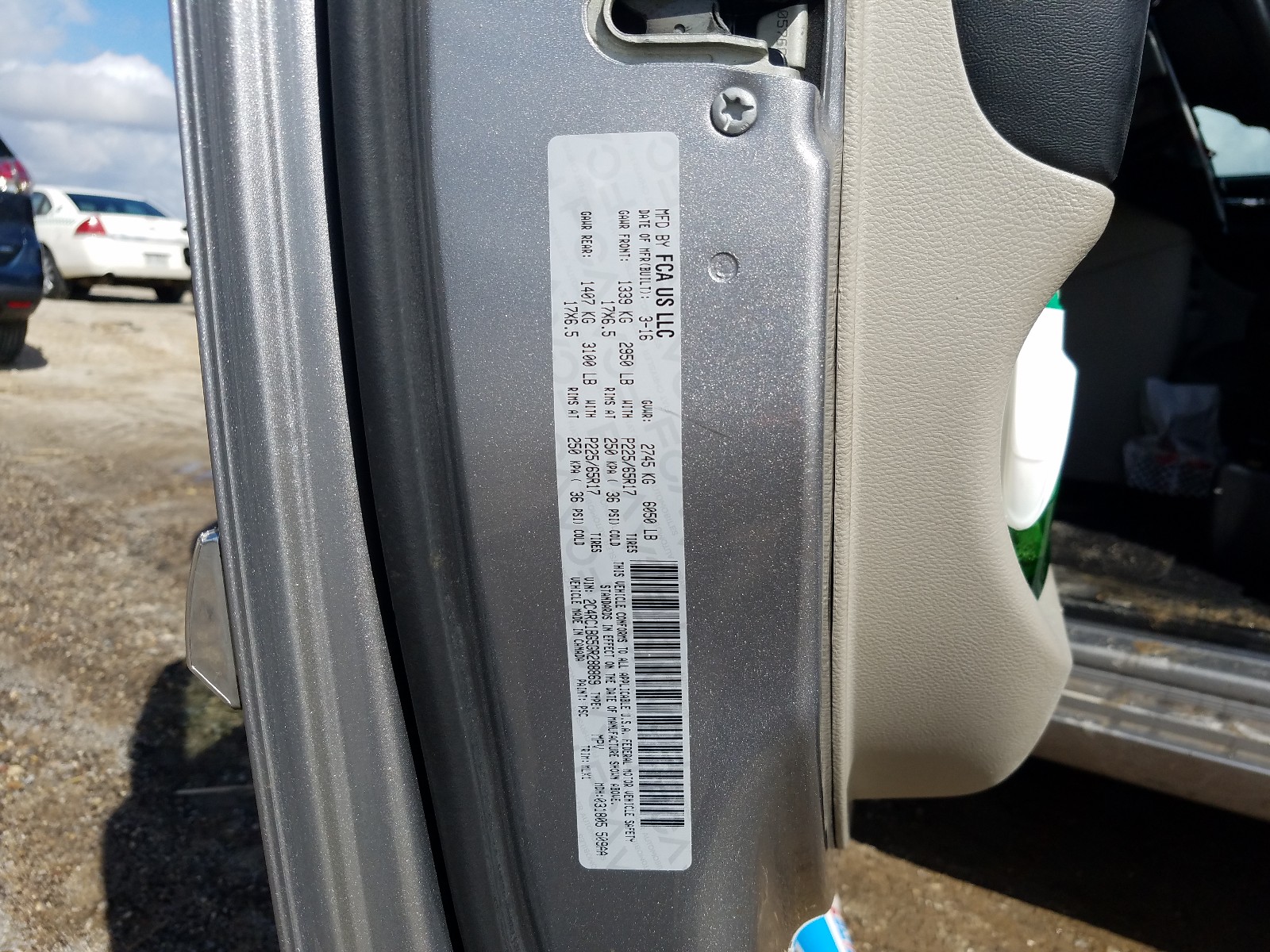 Photo 10 from auction – 2016 CHRYSLER TOWN & COU with VIN 2C4RC1BG5GR288869