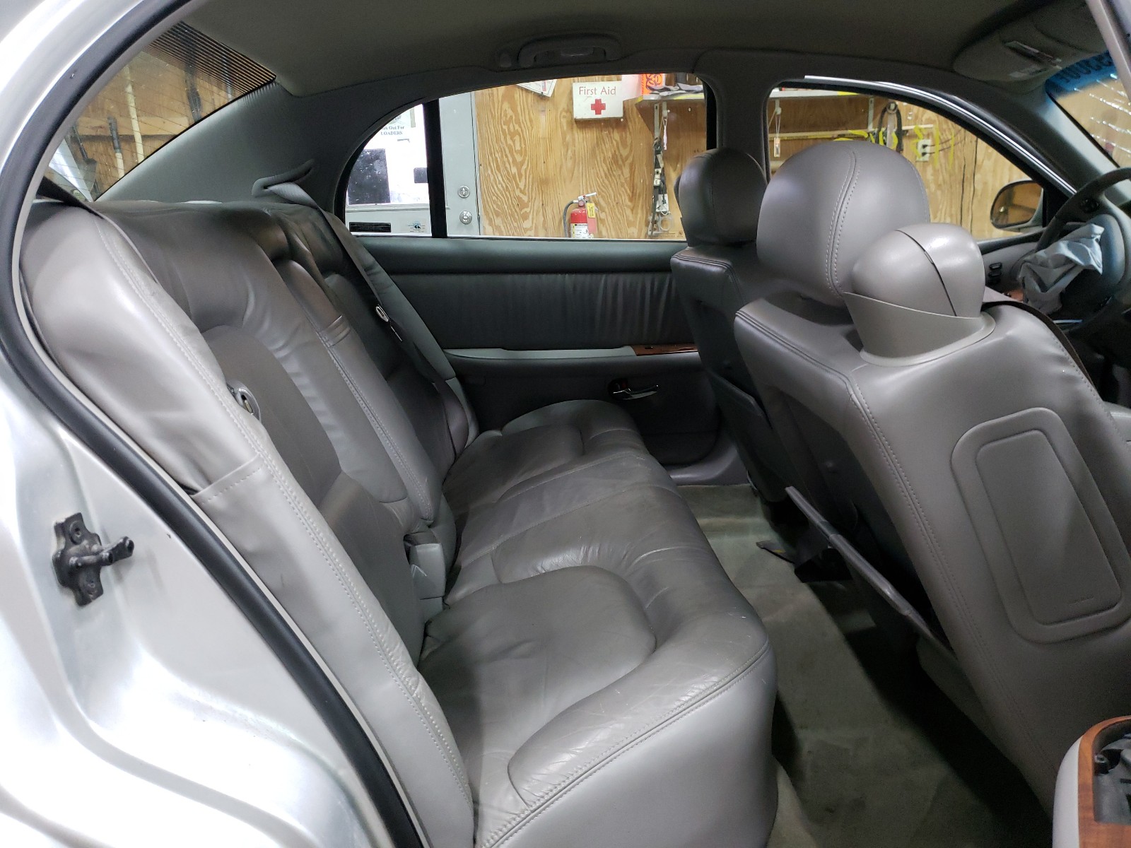 Photo 6 from auction – 2000 BUICK PARK AVENU with VIN 1G4CW54K6Y4290541