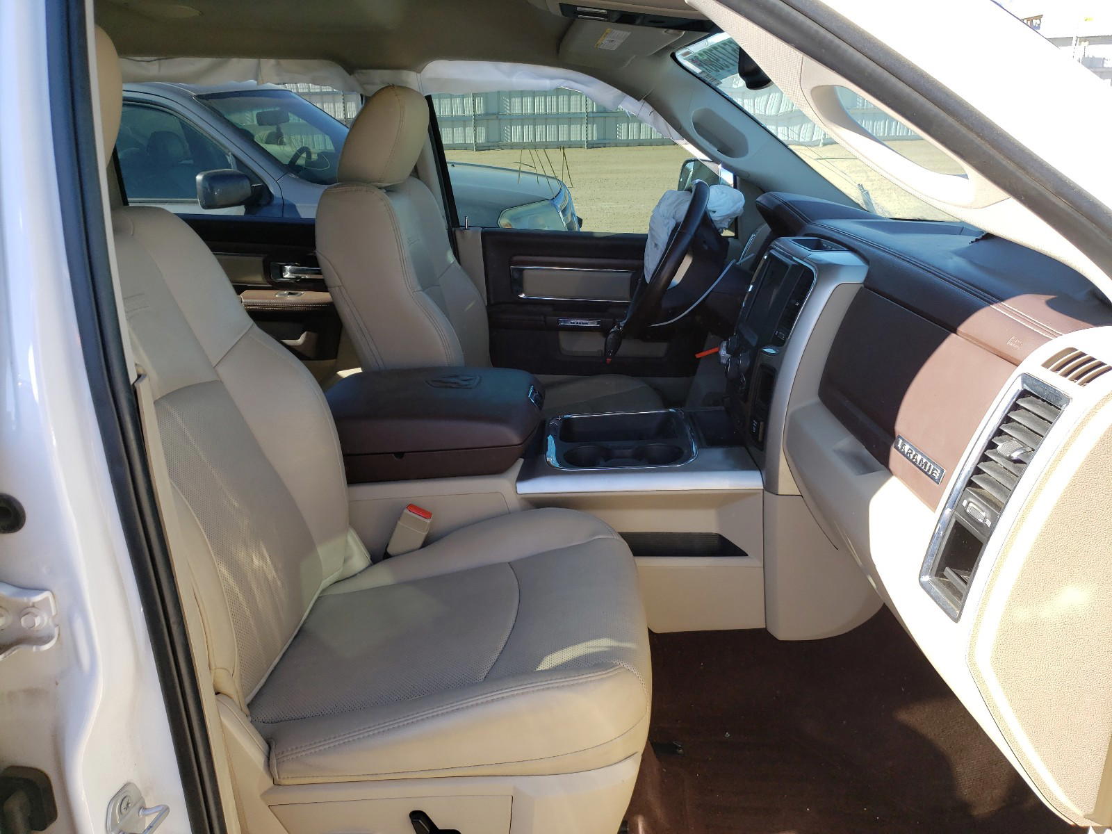 Photo 5 from auction – 2017 RAM 1500 LARAM with VIN 1C6RR7VT5HS678291