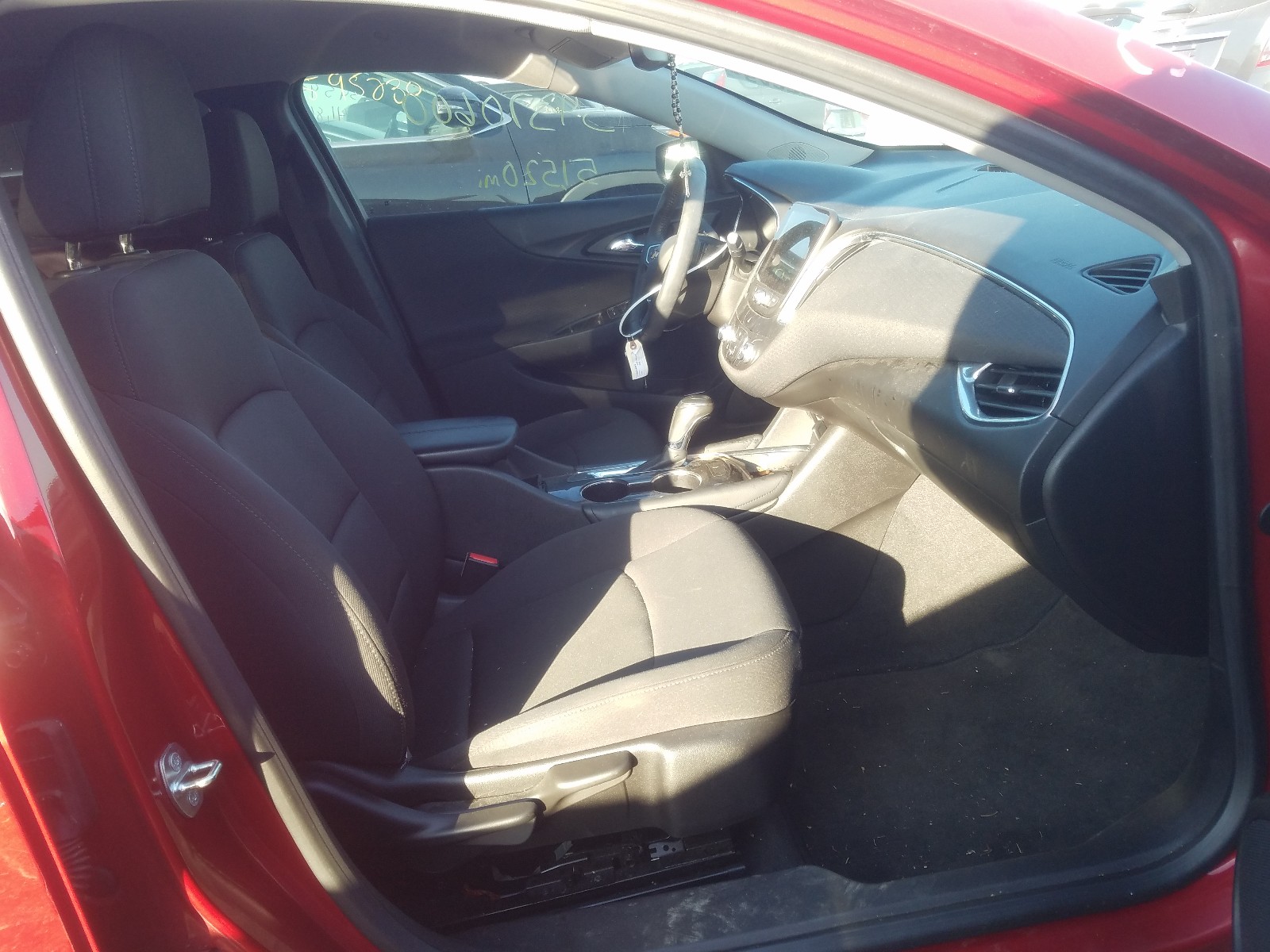 Photo 5 from auction – 2016 CHEVROLET MALIBU LT with VIN 1G1ZE5ST0GF191836
