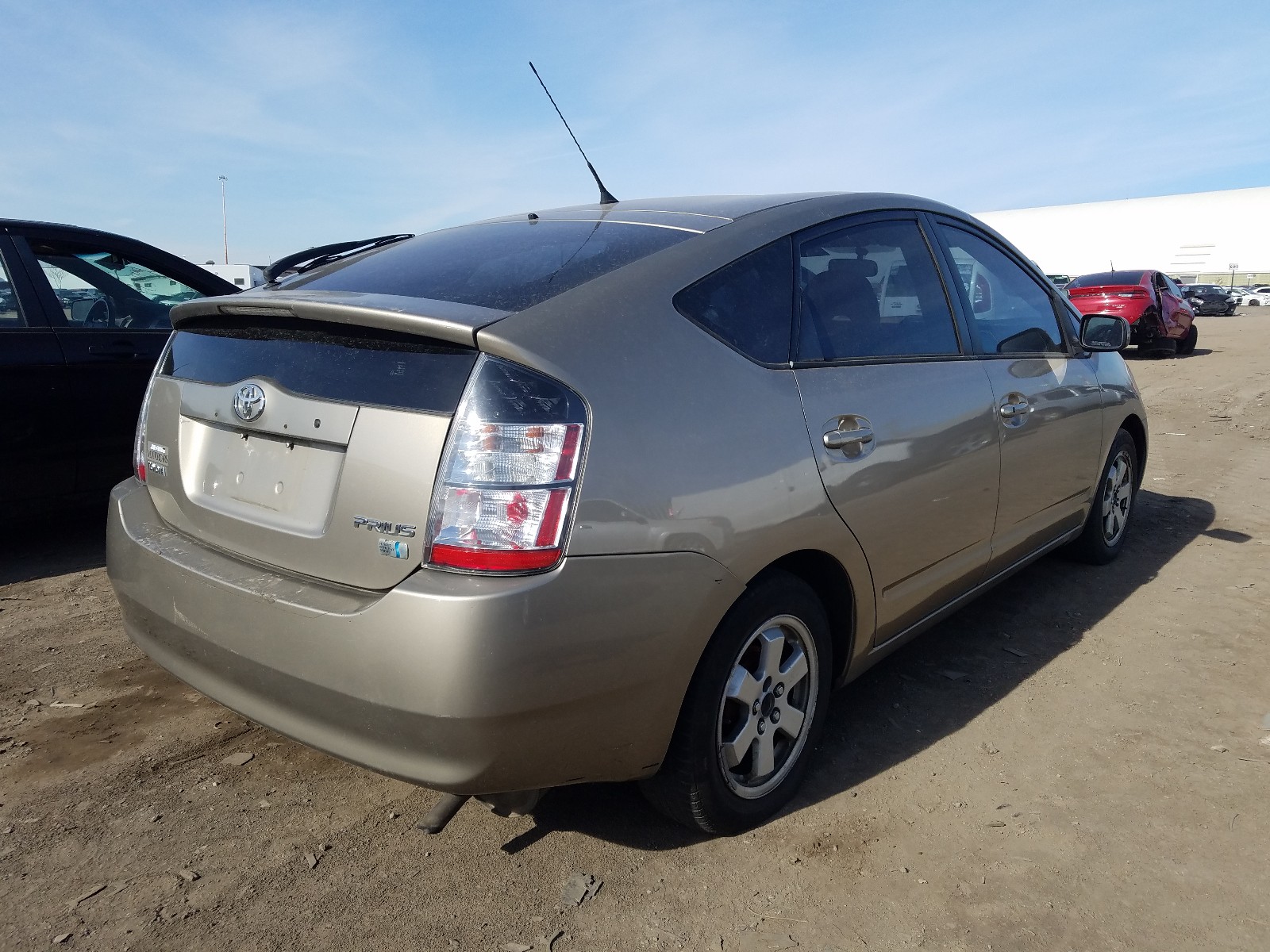 Photo 4 from auction – 2004 TOYOTA PRIUS with VIN JTDKB20UX40060195