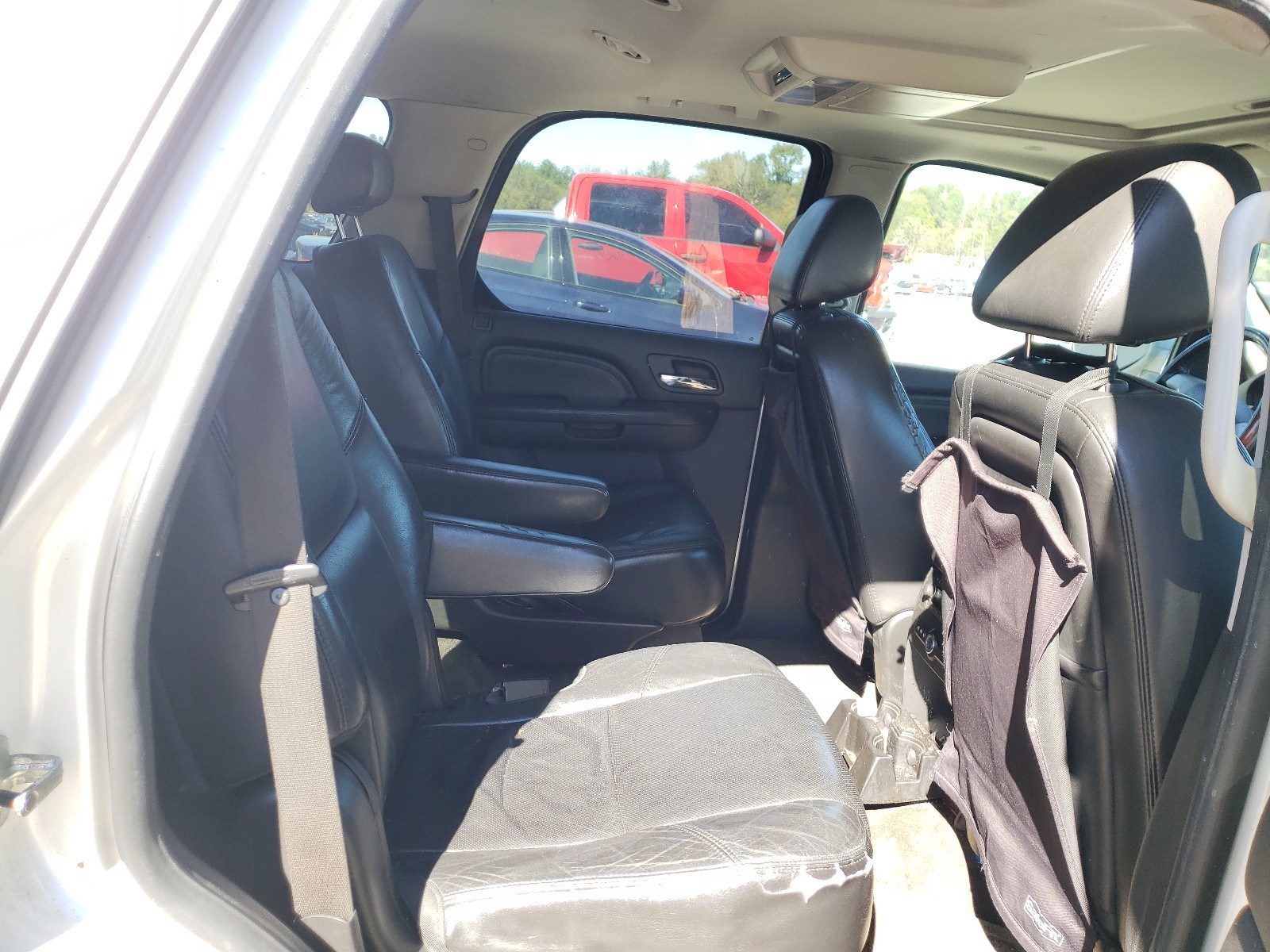 Photo 6 from auction – 2009 CADILLAC ESCALADE with VIN 1GYFC23209R263585