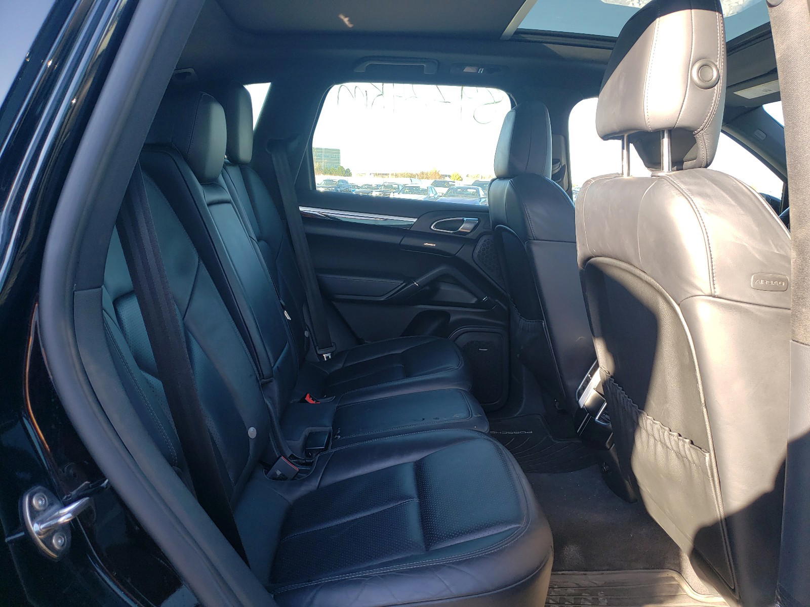 Photo 6 from auction – 2014 PORSCHE CAYENNE with VIN WP1AA2A24ELA97477