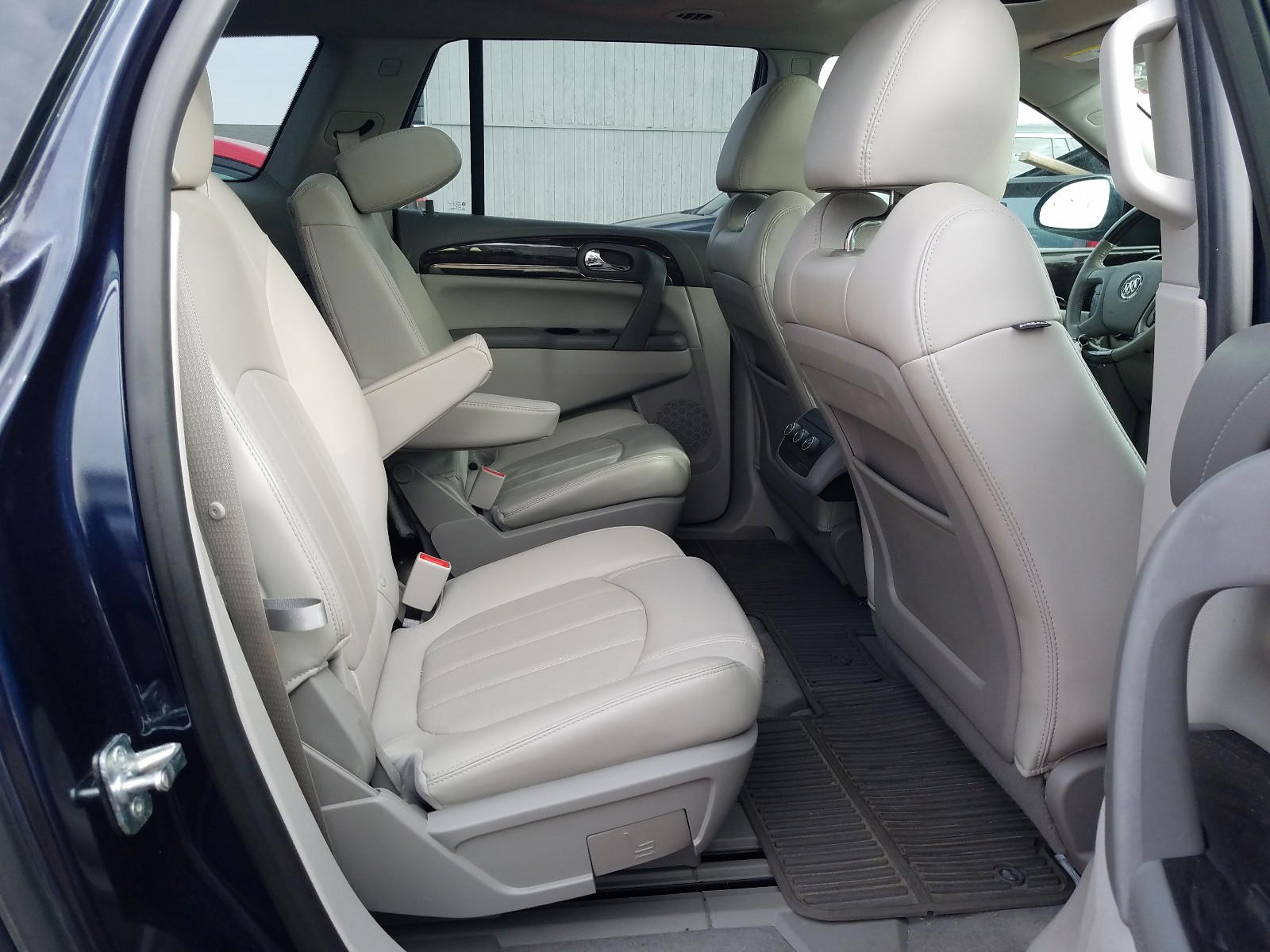 Photo 6 from auction – 2015 BUICK ENCLAVE with VIN 5GAKVBKD5FJ244897
