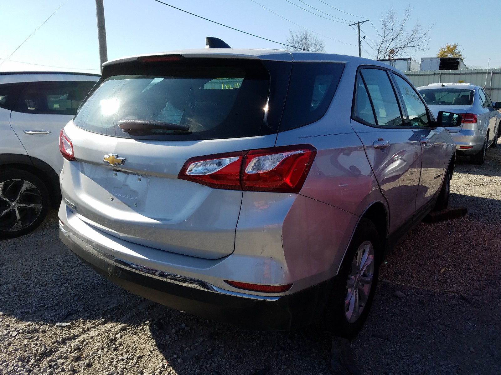 Photo 4 from auction – 2018 CHEVROLET EQUINOX LS with VIN 2GNAXHEV8J6331685