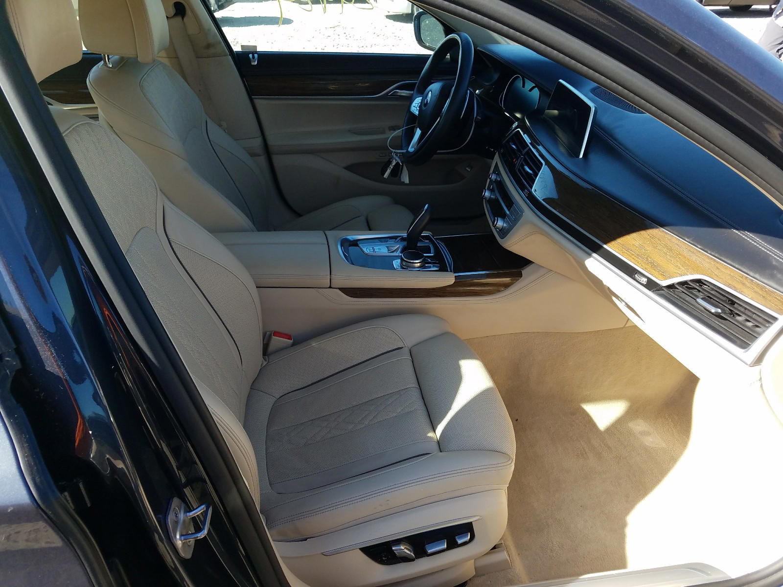 Photo 5 from auction – 2016 BMW 740 I with VIN WBA7E2C57GG547803