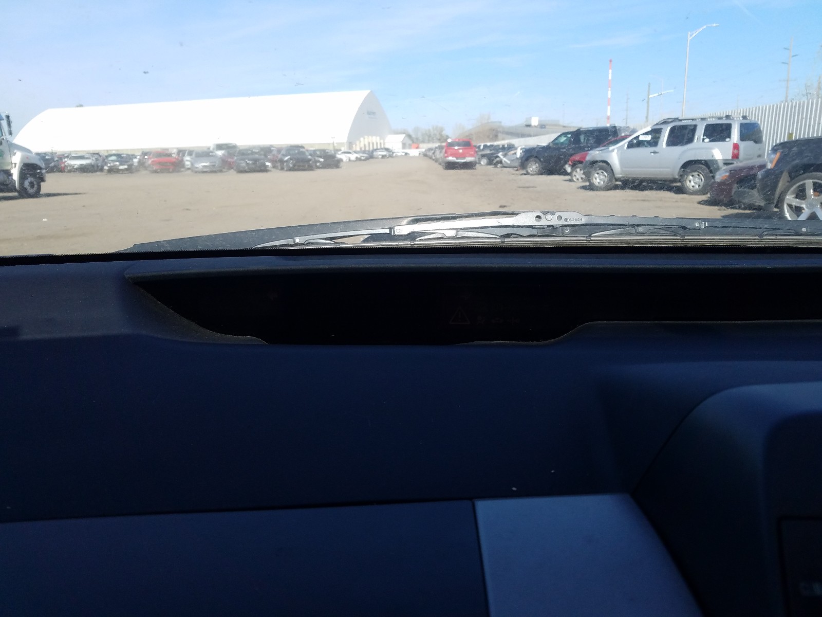 Photo 8 from auction – 2004 TOYOTA PRIUS with VIN JTDKB20UX40060195