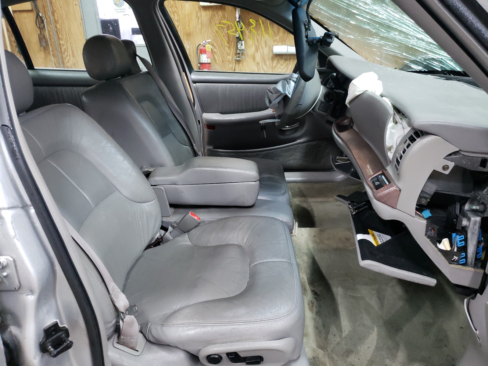Photo 5 from auction – 2000 BUICK PARK AVENU with VIN 1G4CW54K6Y4290541
