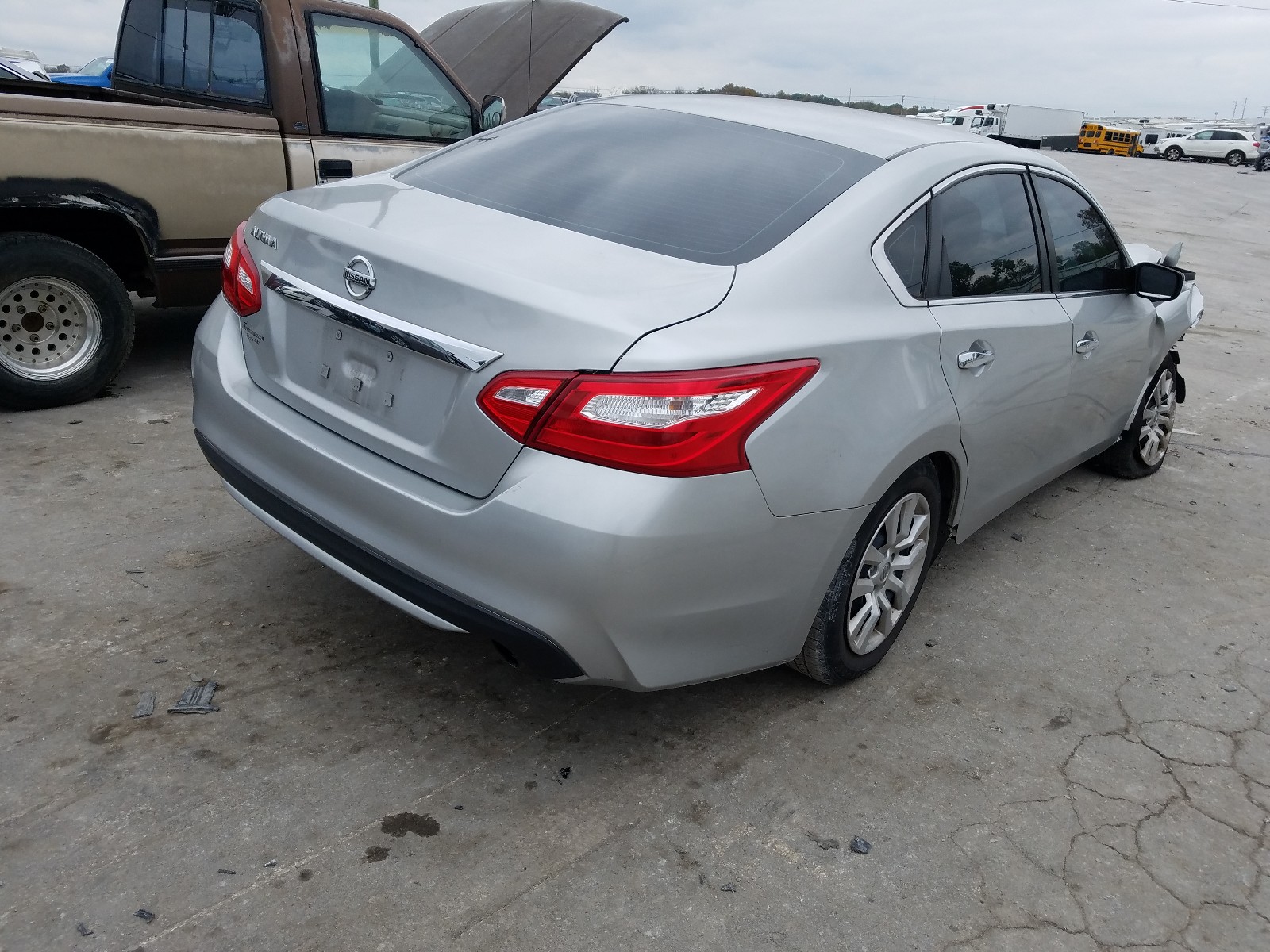 Photo 4 from auction – 2016 NISSAN ALTIMA 2.5 with VIN 1N4AL3AP3GN349097