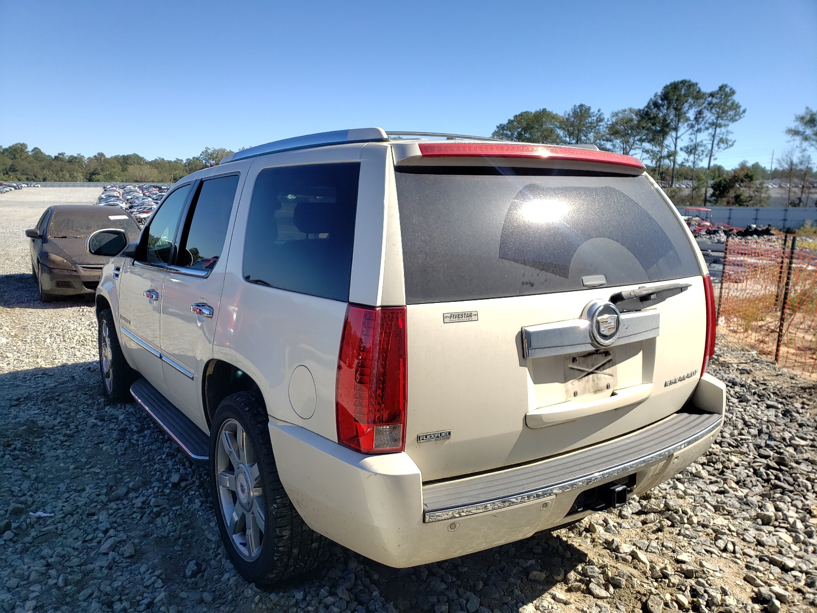 Photo 3 from auction – 2009 CADILLAC ESCALADE with VIN 1GYFC23209R263585
