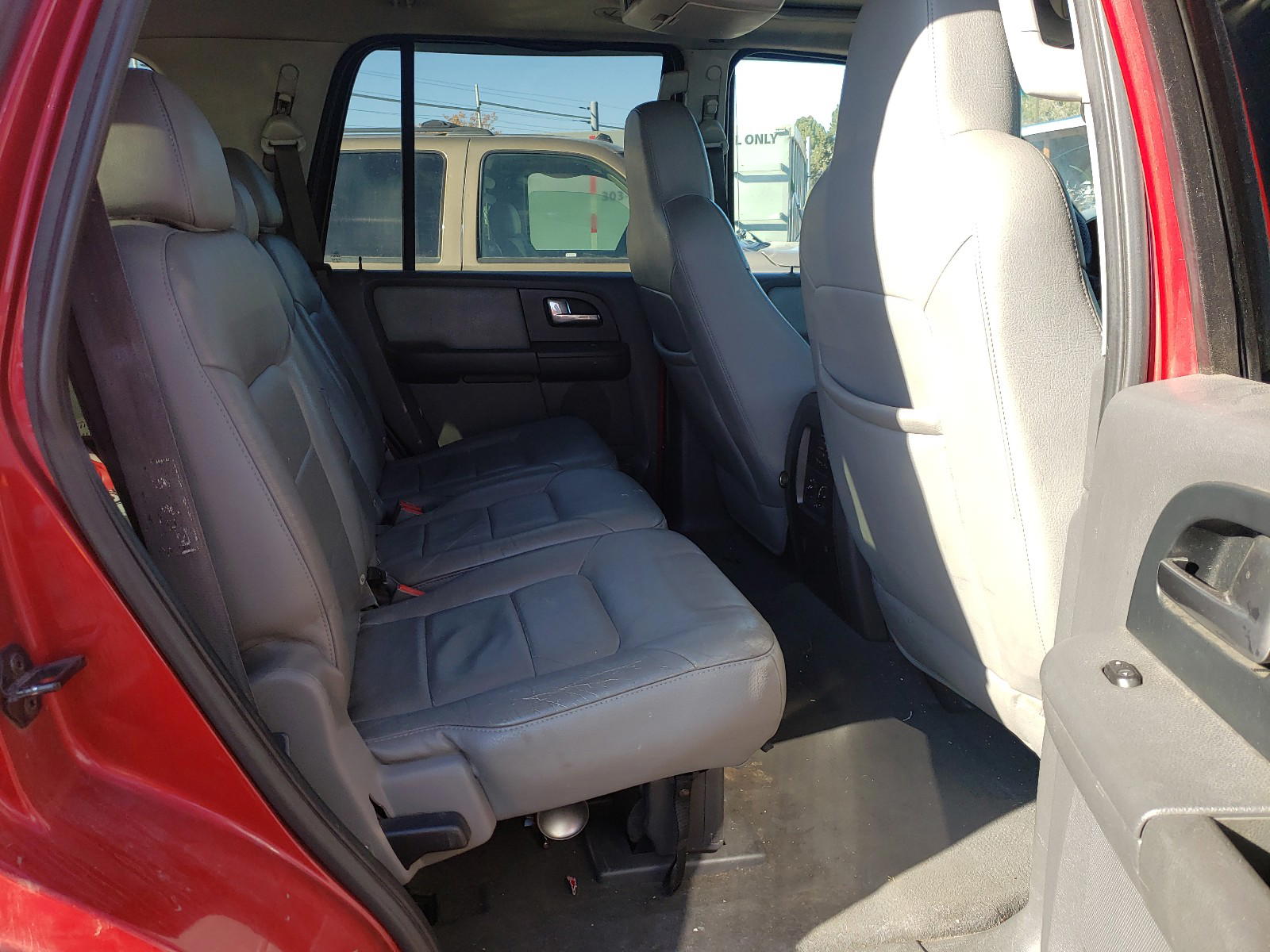Photo 6 from auction – 2003 FORD EXPEDITION with VIN 1FMFU16L53LA77435