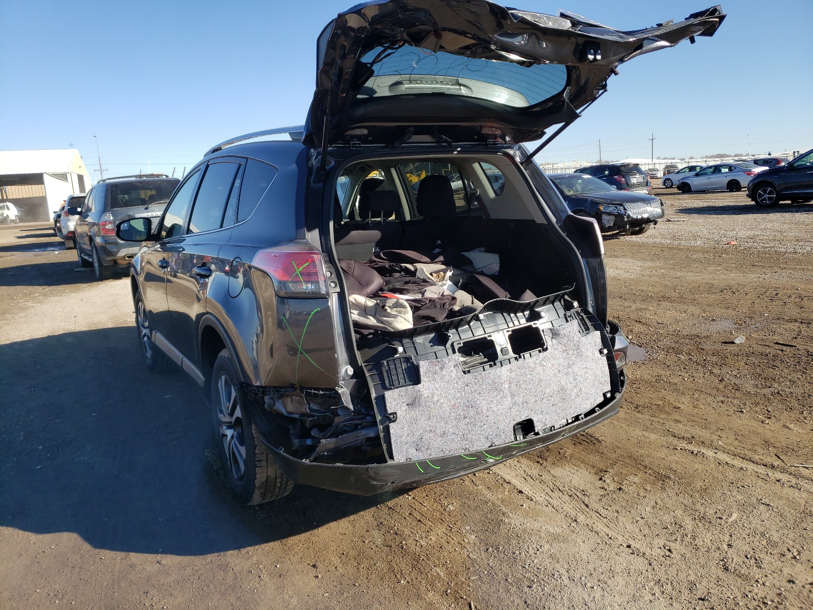 Photo 3 from auction – 2016 TOYOTA RAV4 LE with VIN JTMBFREV8GJ067627