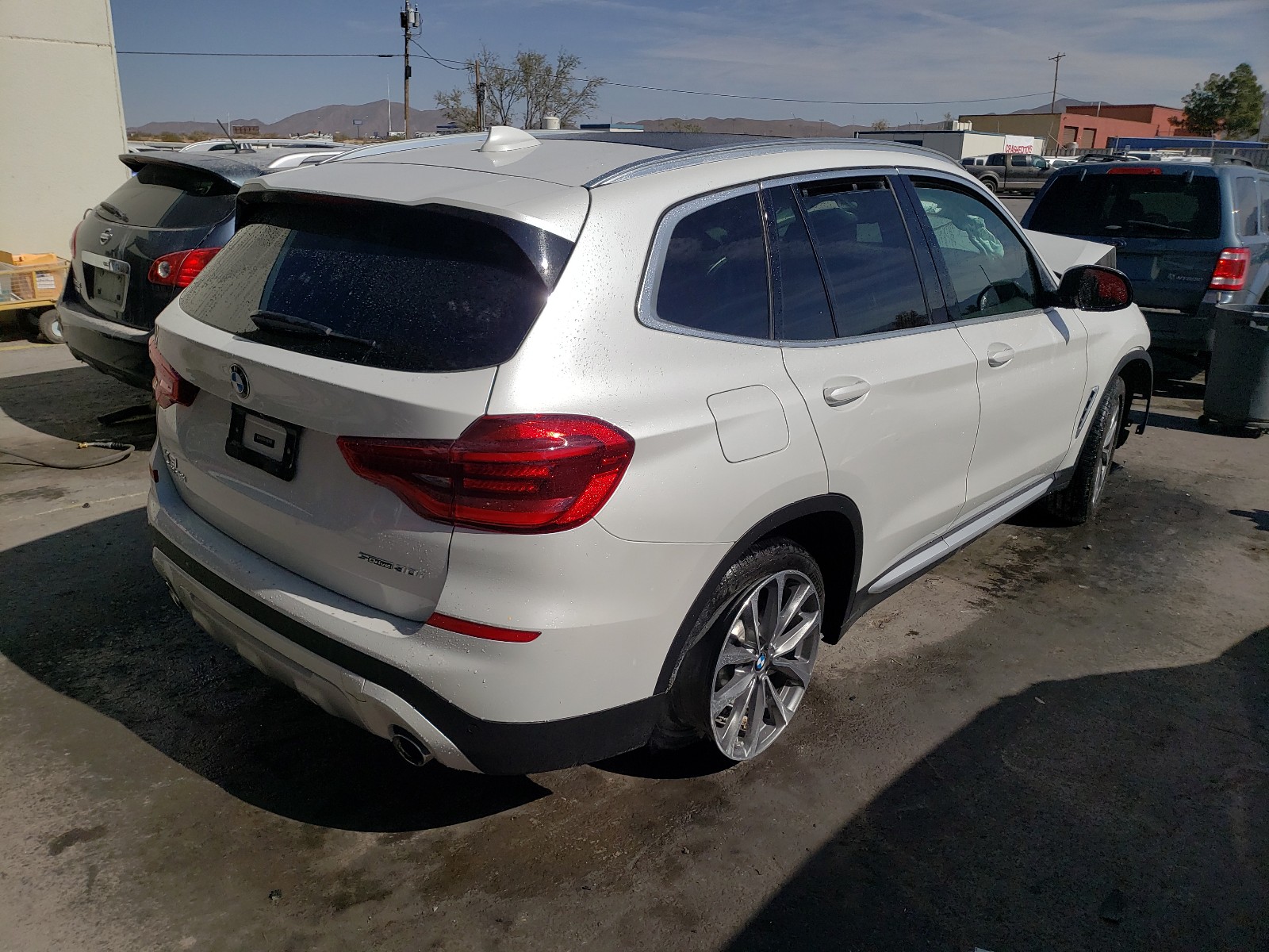 Photo 4 from auction – 2019 BMW X3 SDRIVE3 with VIN 5UXTR7C50KLF34895