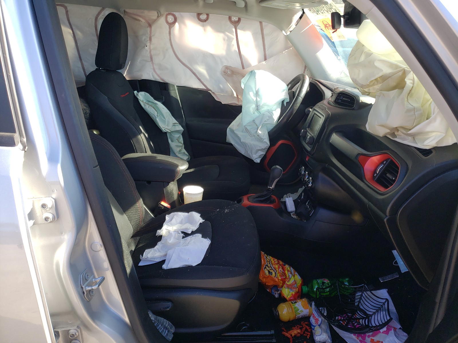 Photo 5 from auction – 2016 JEEP RENEGADE T with VIN ZACCJBCT6GPC49385