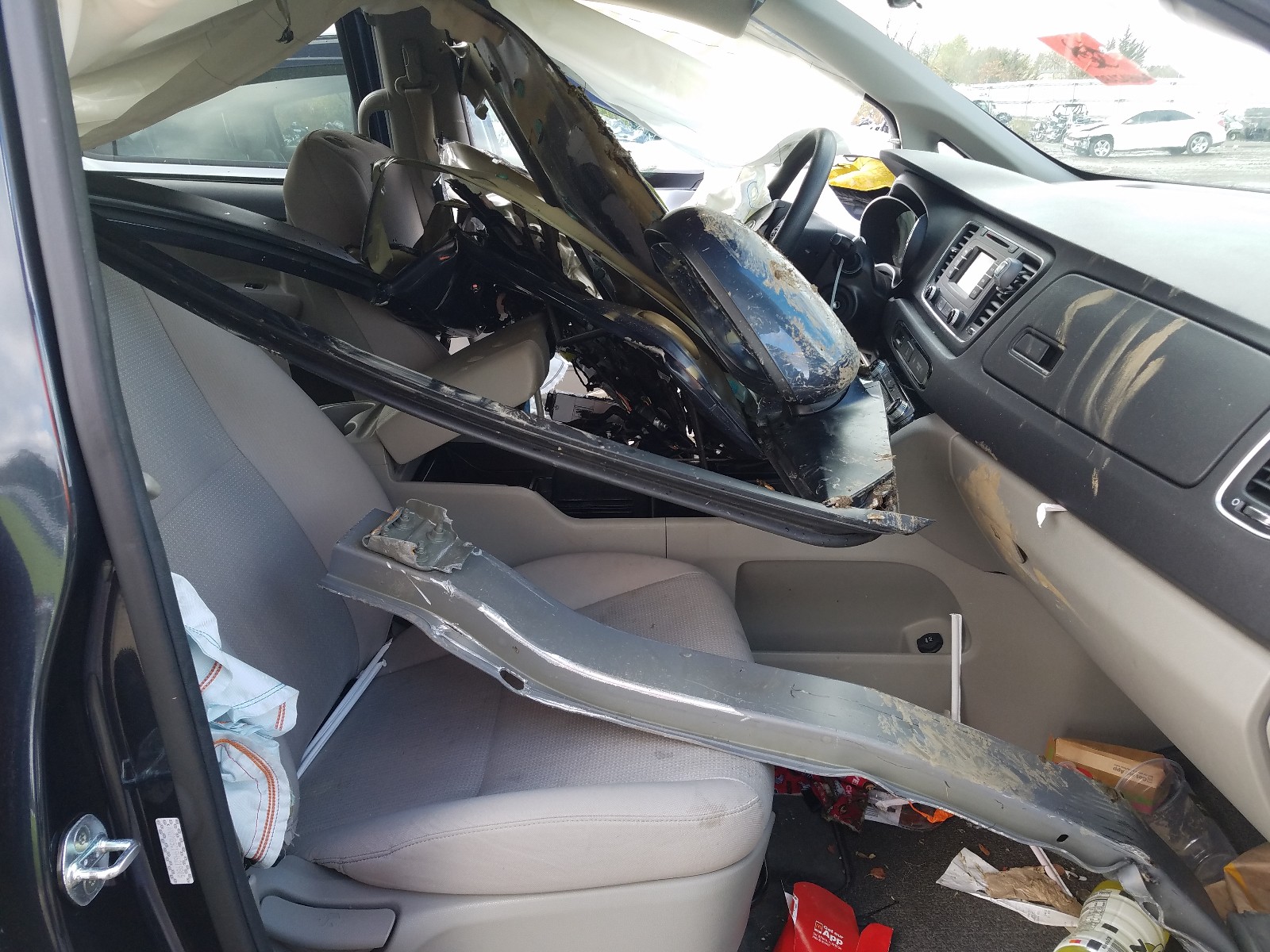 صورة رقم 5 من المزاد - 2017 KIA SEDONA LX مع VIN KNDMB5C19H6219805