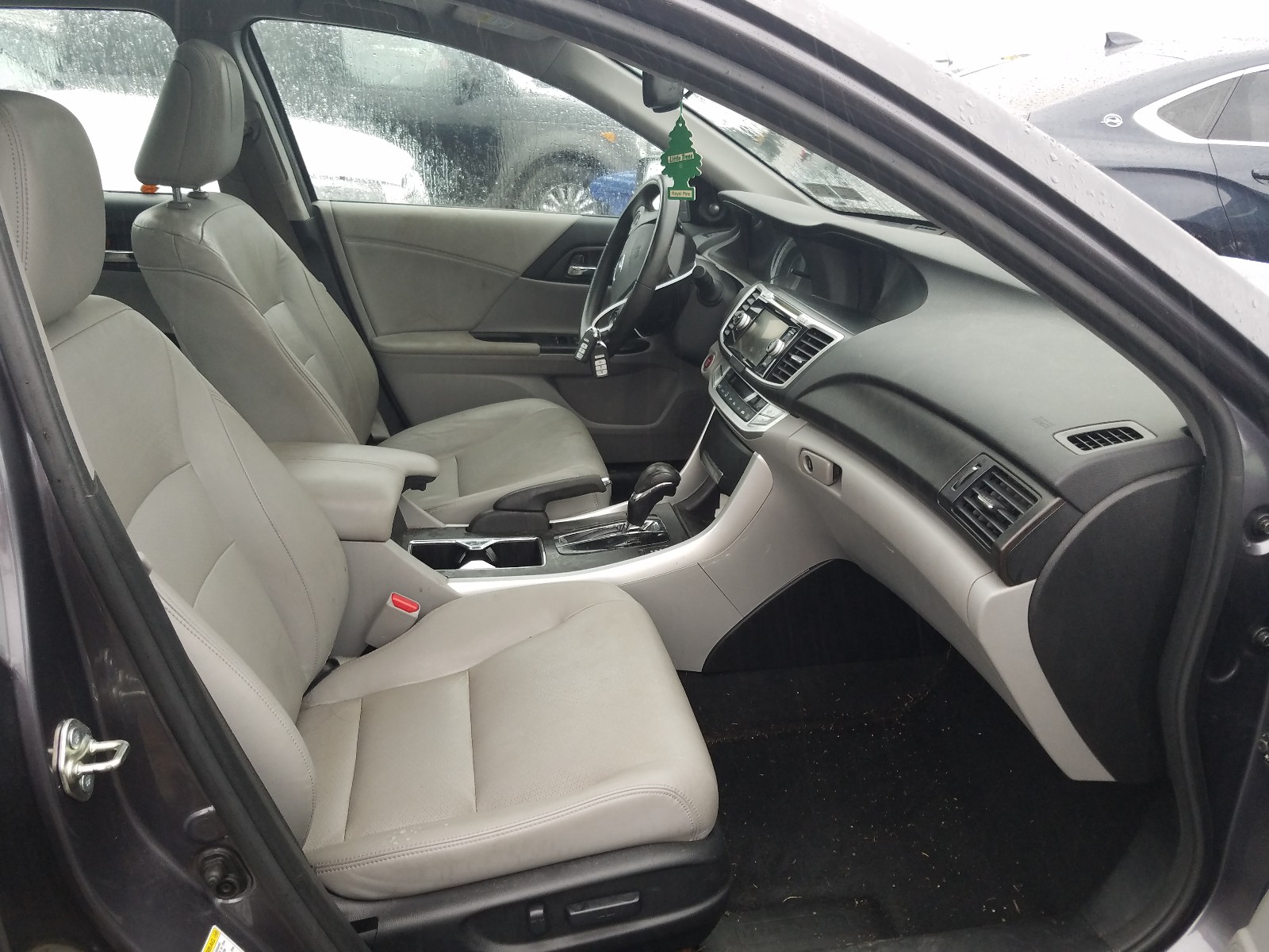 Photo 5 from auction – 2015 HONDA ACCORD EXL with VIN 1HGCR2F80FA096339