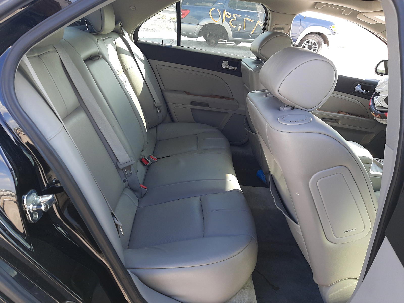 Photo 6 from auction – 2008 CADILLAC STS with VIN 1G6DK67V180162668