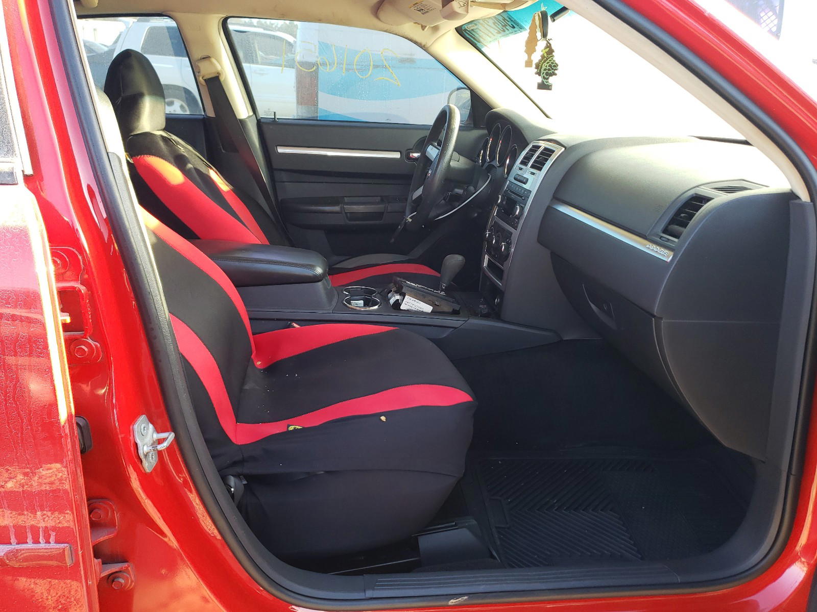Photo 5 from auction – 2010 DODGE CHARGER with VIN 2B3CA3CV2AH106788