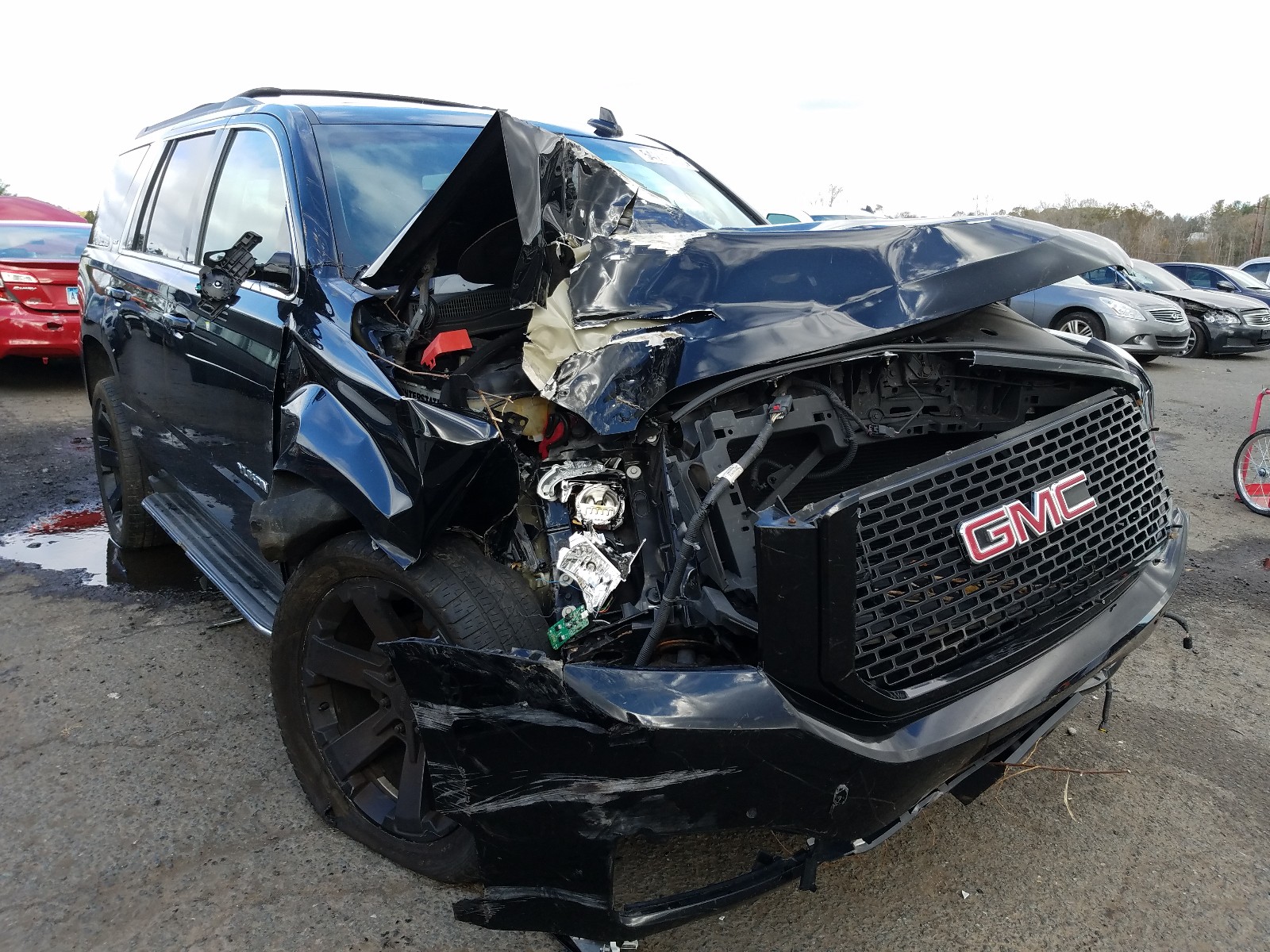 GMC YUKON SLT 2015 with VIN 1GKS2BKC2FR539105 - Photo from auction