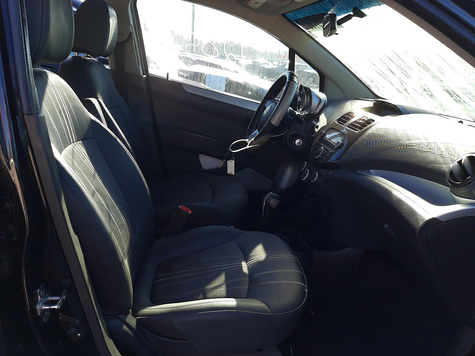 Photo 5 from auction – 2014 CHEVROLET SPARK LS with VIN KL8CB6S9XEC585187