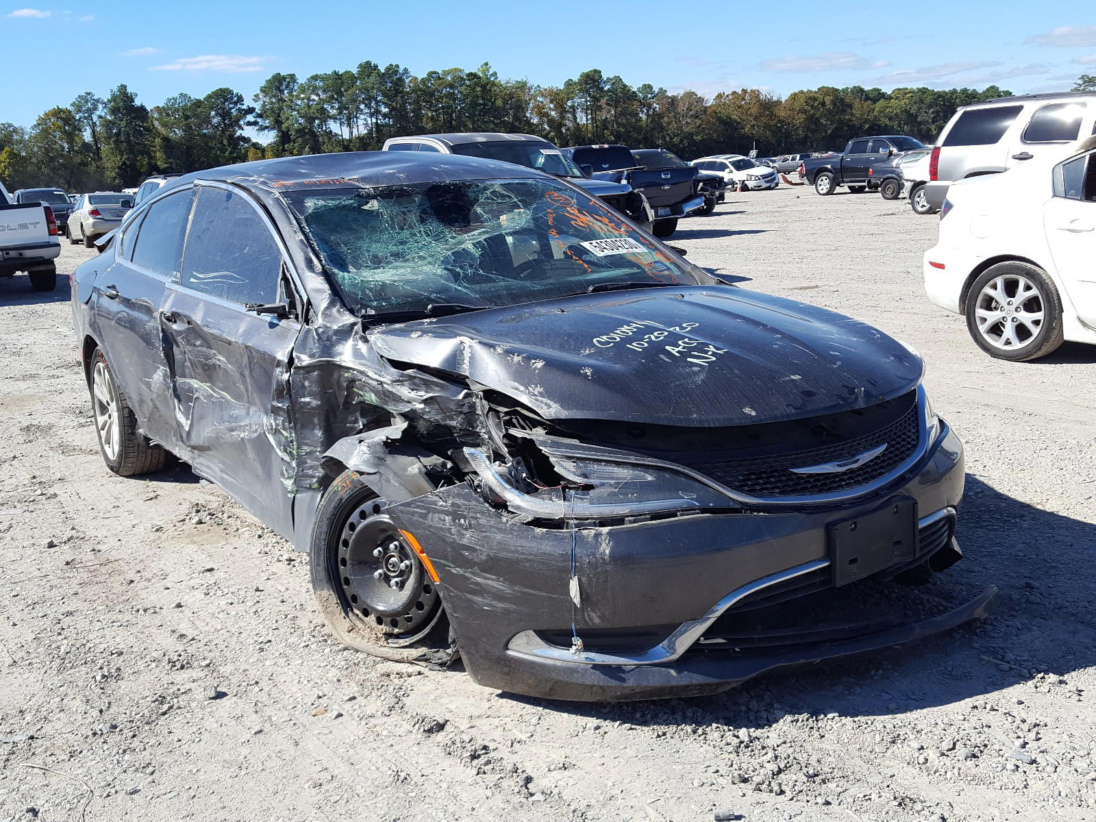 CHRYSLER 200 LIMITE 2015 with VIN 1C3CCCAB1FN653443 - Photo from auction
