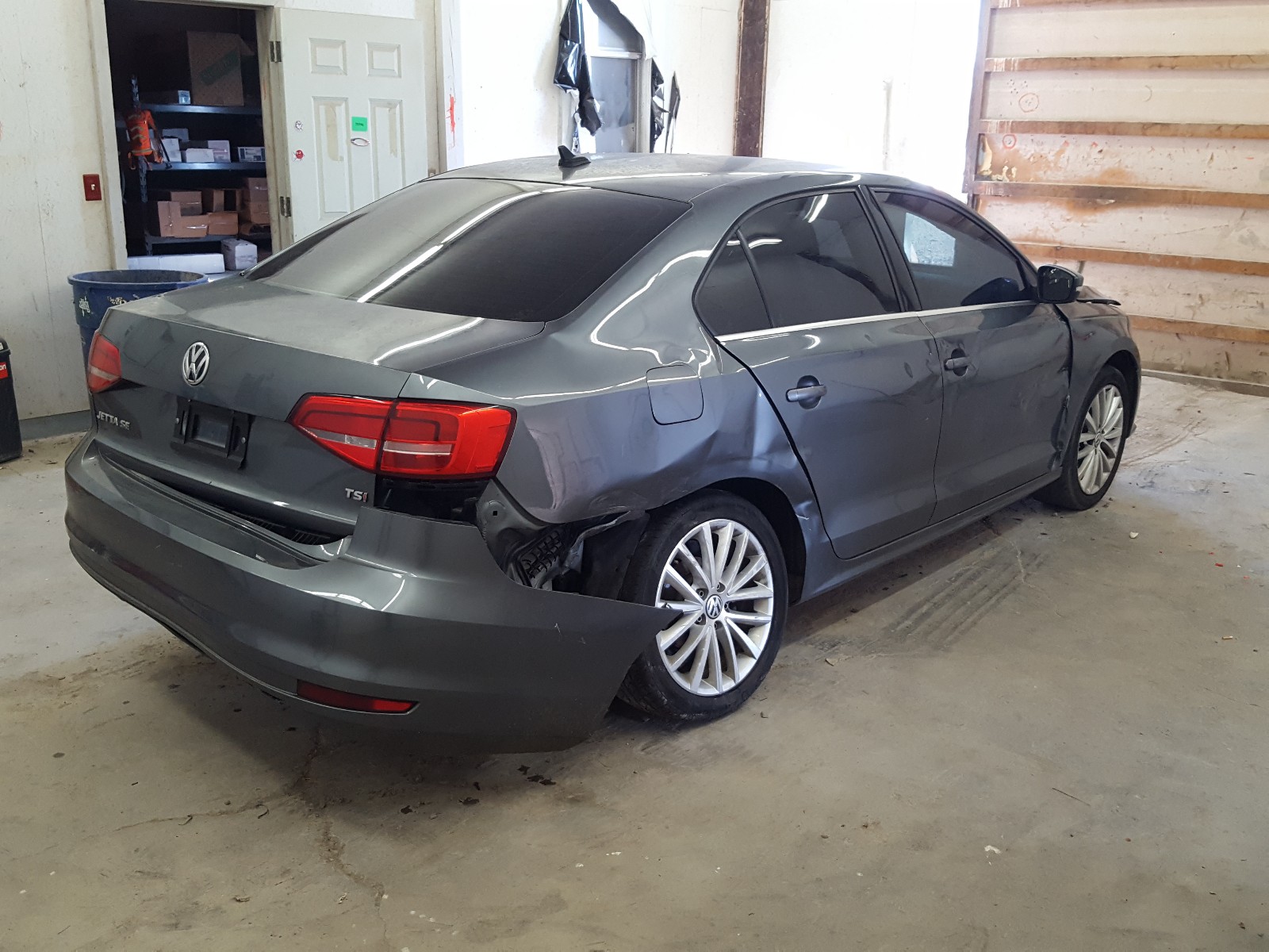 Photo 4 from auction – 2015 VOLKSWAGEN JETTA with VIN 3VWD07AJ4FM287458