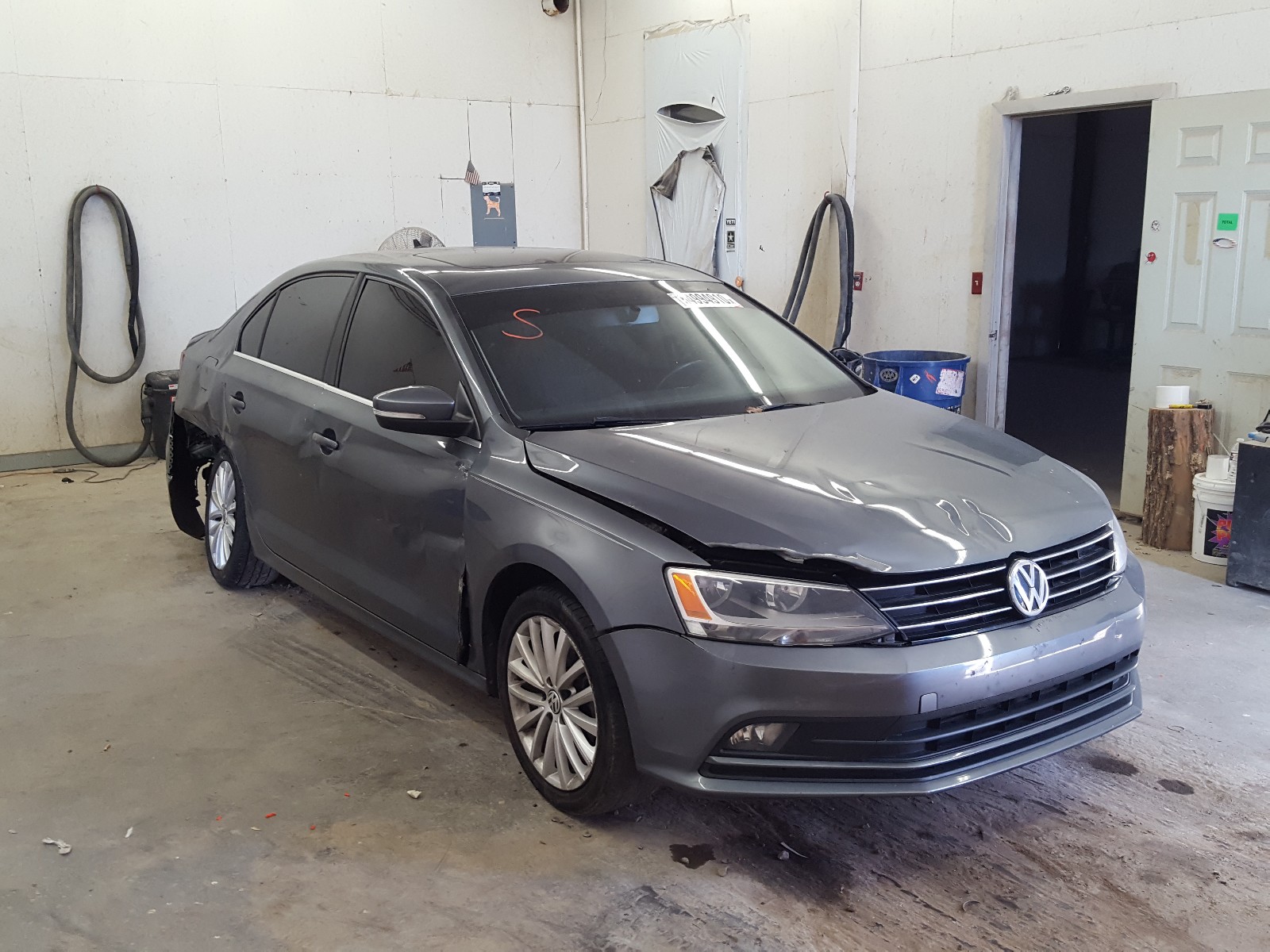 VOLKSWAGEN JETTA 2015 with VIN 3VWD07AJ4FM287458 - Photo from auction