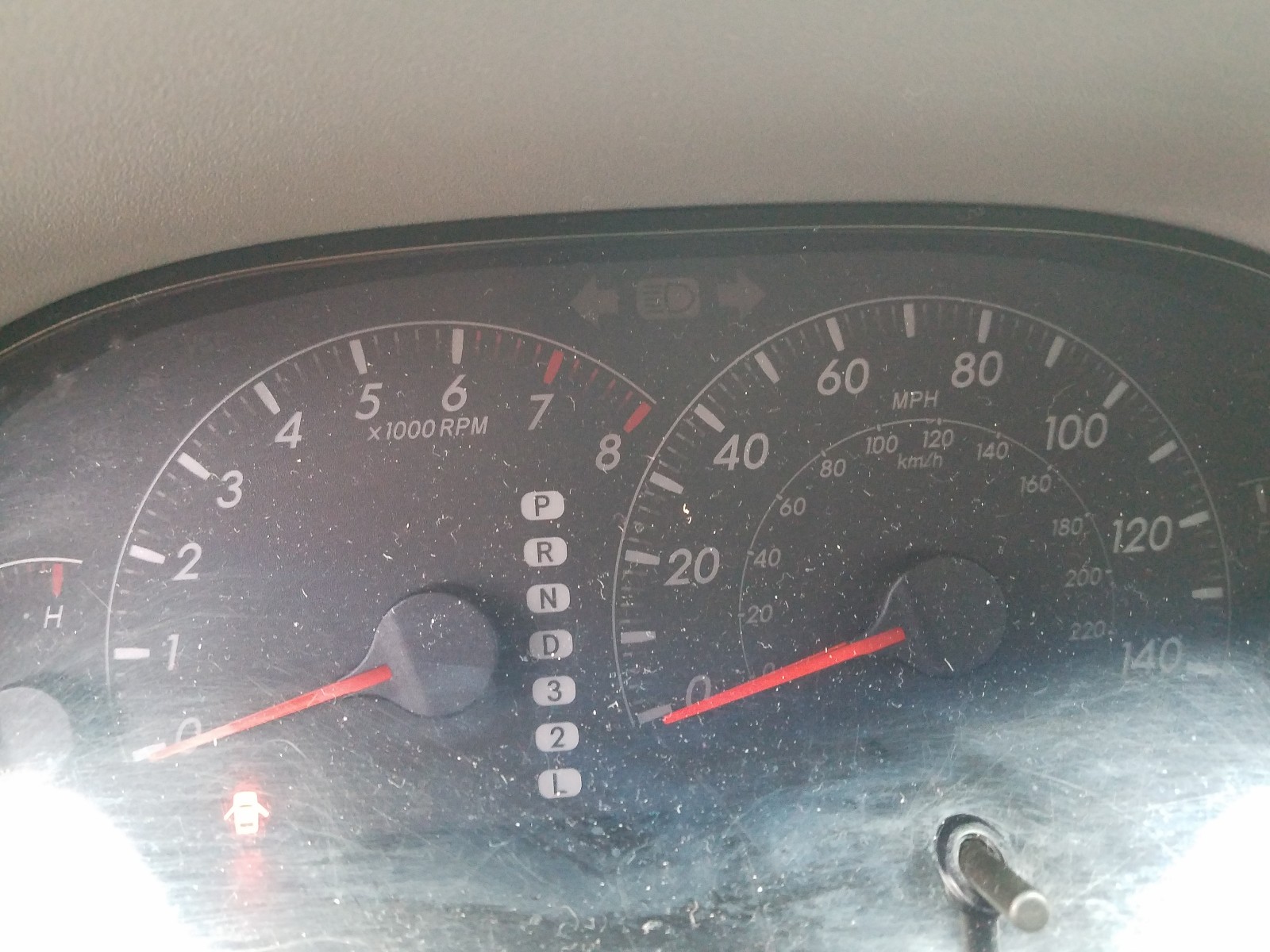 Photo 8 from auction – 2005 TOYOTA CAMRY LE with VIN 4T1BE32KX5U594473