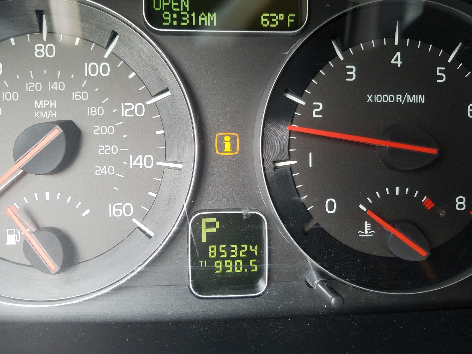 Photo 8 from auction – 2009 VOLVO C70 T5 with VIN YV1MC67249J077300