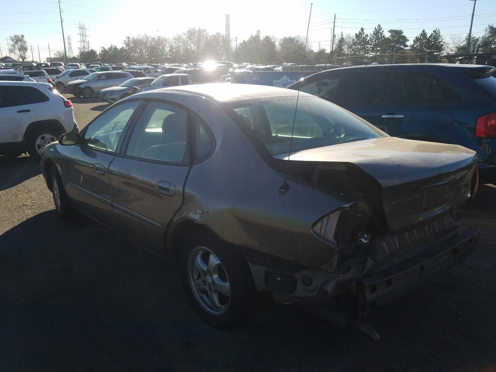 Photo 3 from auction – 2006 FORD TAURUS SE with VIN 1FAFP53U66A109010