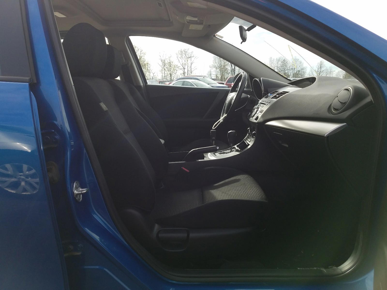 Photo 5 from auction – 2012 MAZDA 3 with VIN JM1BL1L74C1657624
