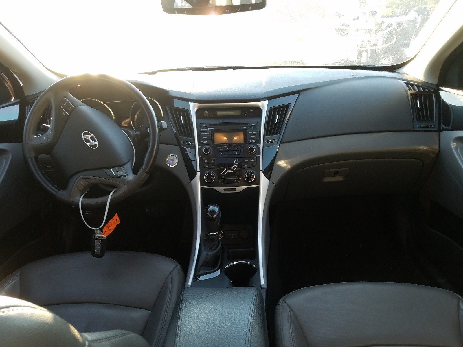 Photo 9 from auction – 2013 HYUNDAI SONATA SE with VIN 5NPEC4AC2DH519105