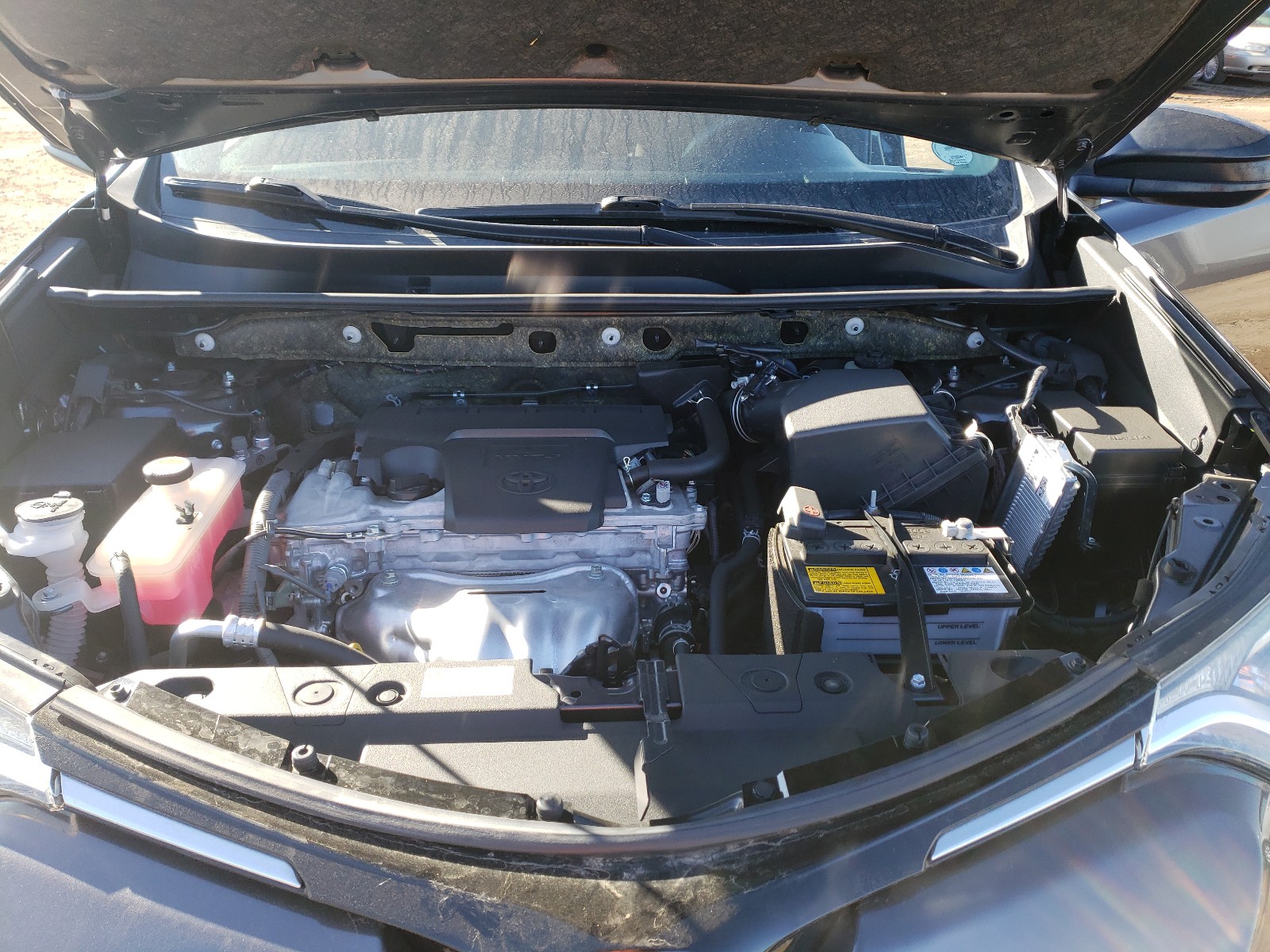 Photo 7 from auction – 2016 TOYOTA RAV4 LE with VIN JTMBFREV8GJ067627