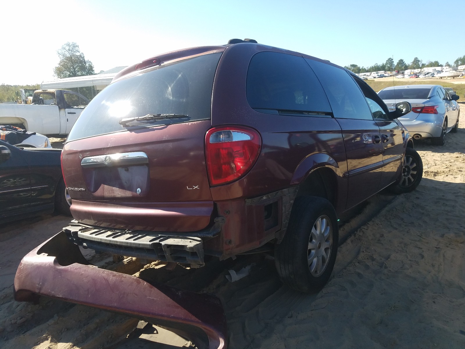 Photo 4 from auction – 2002 CHRYSLER TOWN & COU with VIN 2C4GP44312R756936