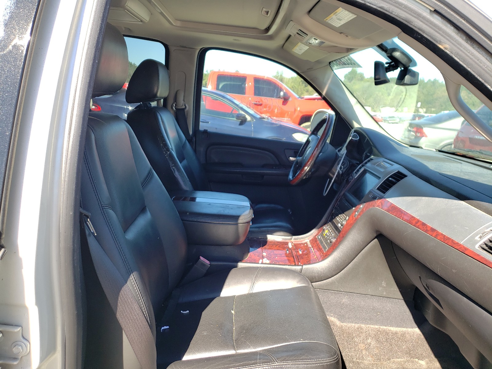Photo 5 from auction – 2009 CADILLAC ESCALADE with VIN 1GYFC23209R263585