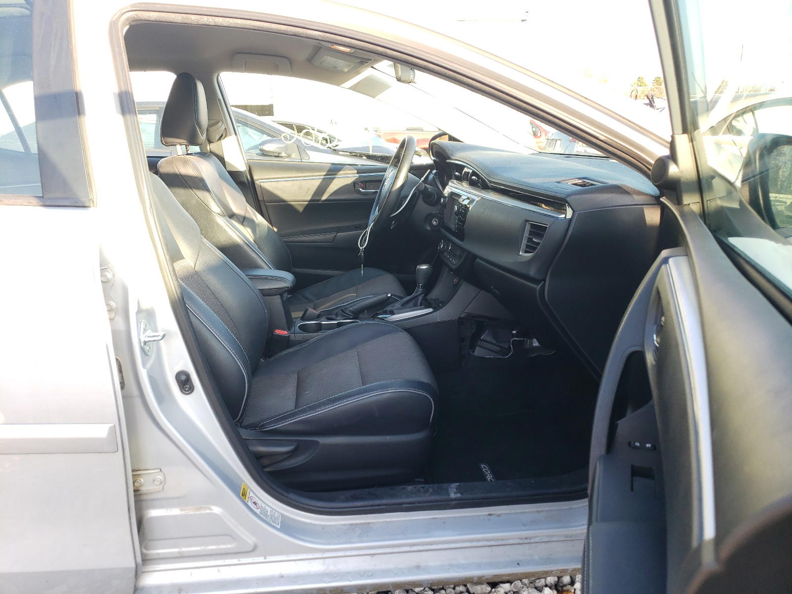 Photo 5 from auction – 2014 TOYOTA COROLLA L with VIN 2T1BURHE1EC001687