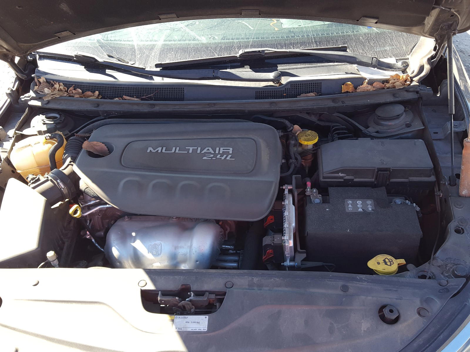 Photo 7 from auction – 2015 CHRYSLER 200 LIMITE with VIN 1C3CCCAB1FN653443