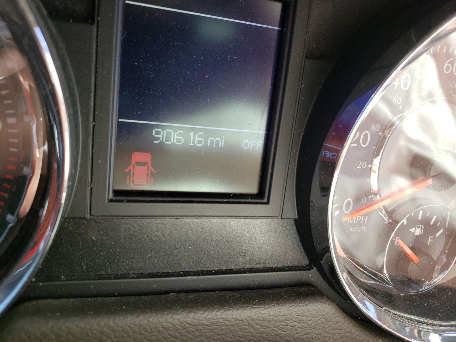 Photo 8 from auction – 2015 CHRYSLER TOWN & COU with VIN 2C4RC1GG9FR710634