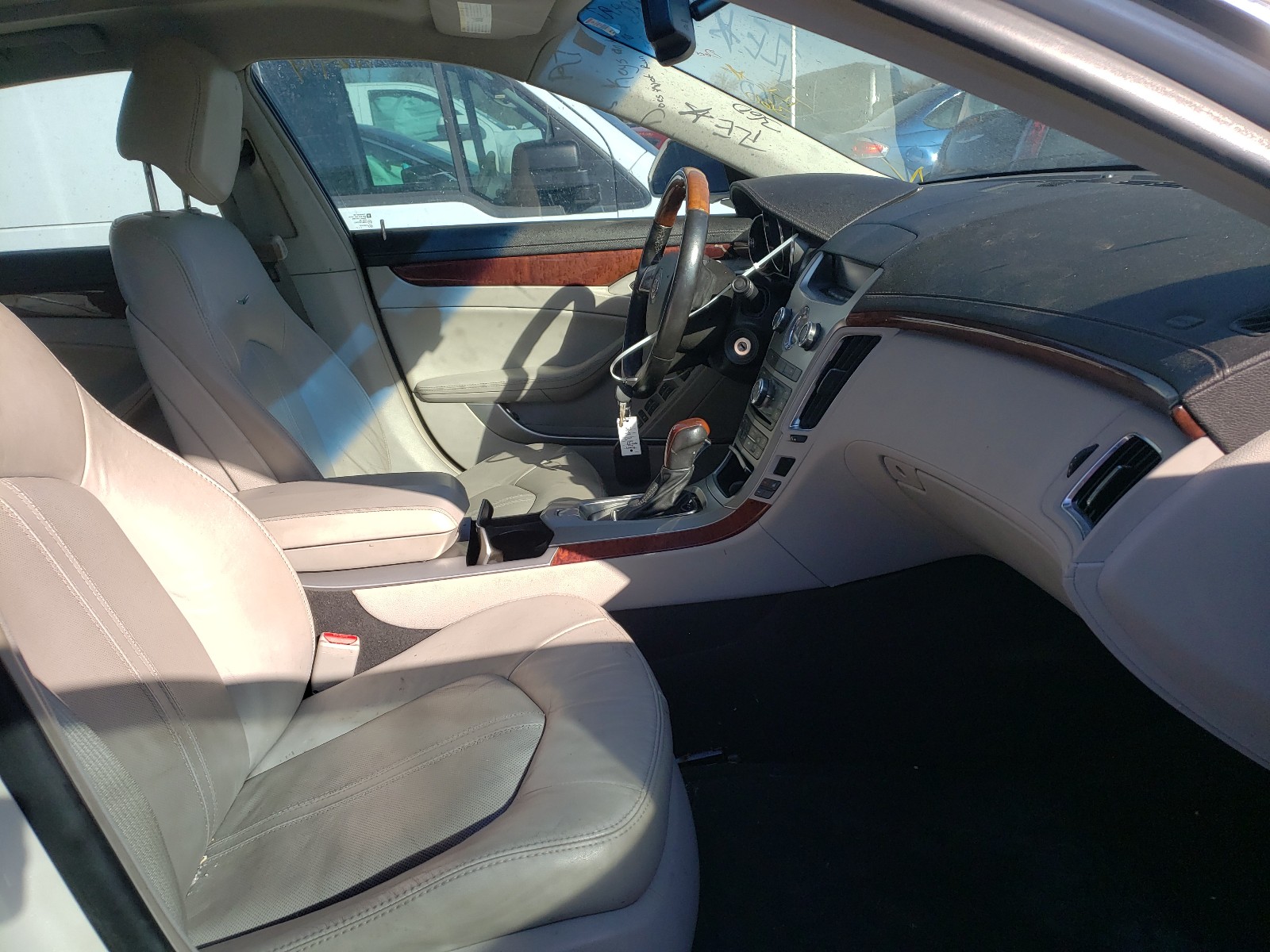 Photo 5 from auction – 2011 CADILLAC CTS LUXURY with VIN 1G6DE5EY8B0165010
