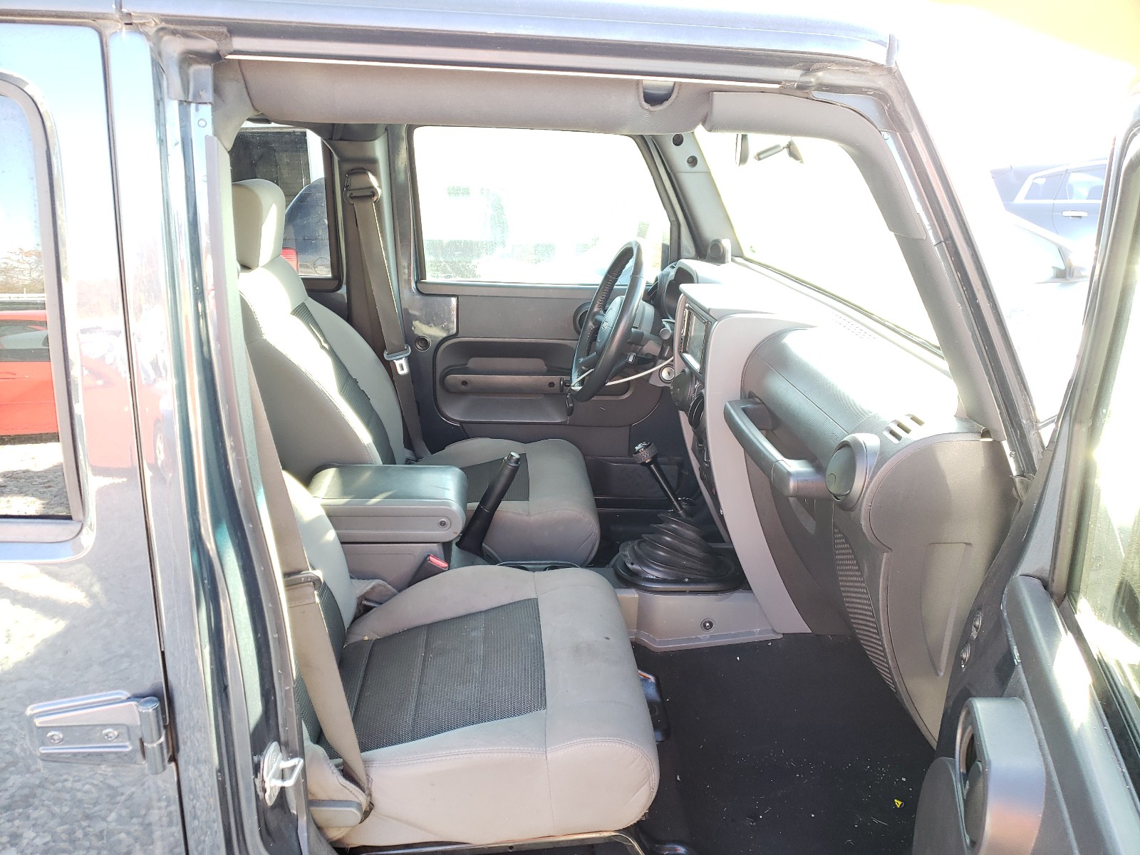 Photo 5 from auction – 2008 JEEP WRANGLER U with VIN 1J4GA39198L623355