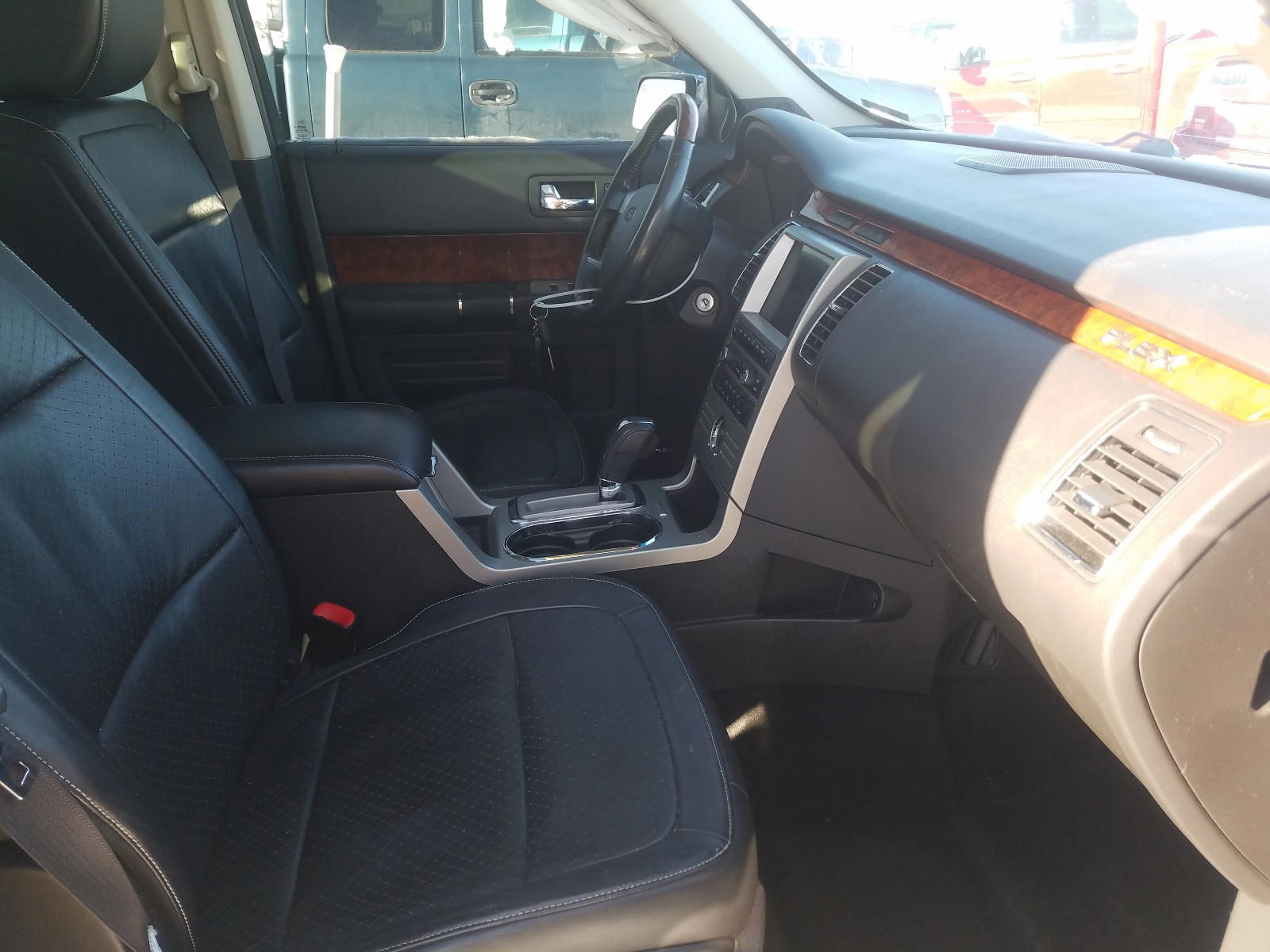 Photo 5 from auction – 2011 FORD FLEX LIMIT with VIN 2FMHK6DCXBBD34313