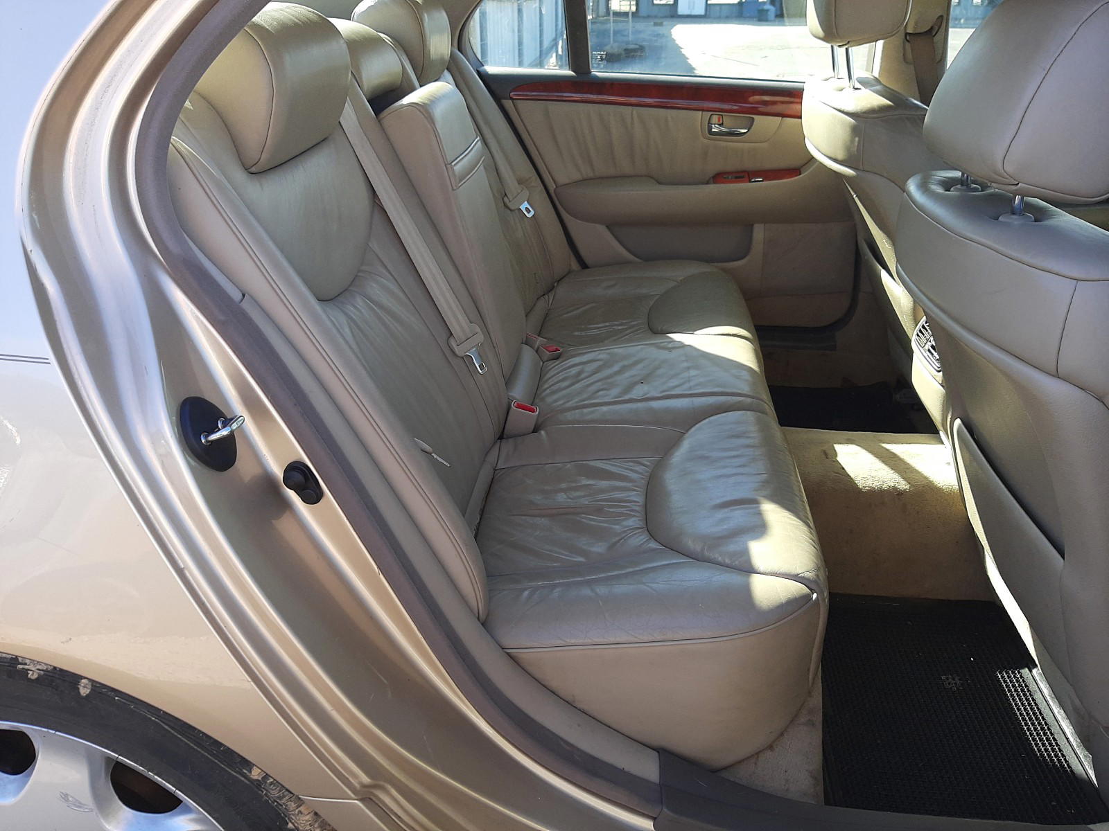 Photo 6 from auction – 2003 LEXUS LS 430 with VIN JTHBN30F730092890