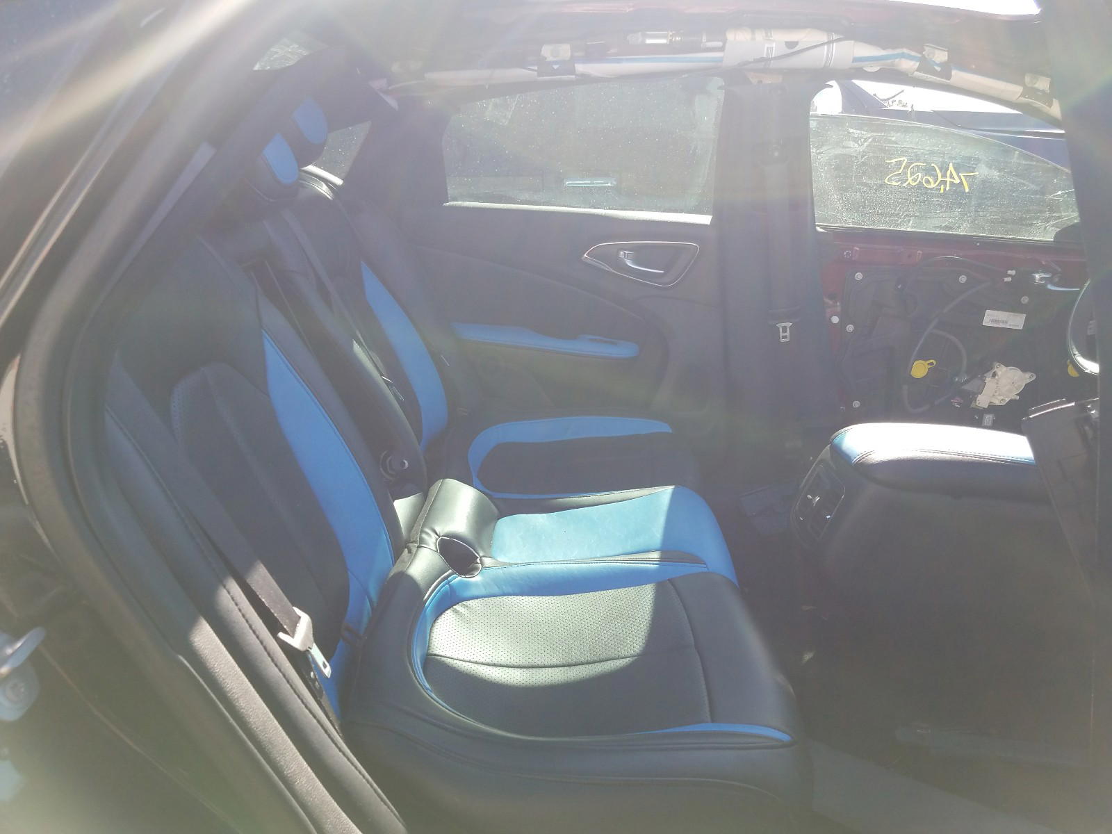 Photo 6 from auction – 2016 CHRYSLER 200 C with VIN 1C3CCCCB6GN135441