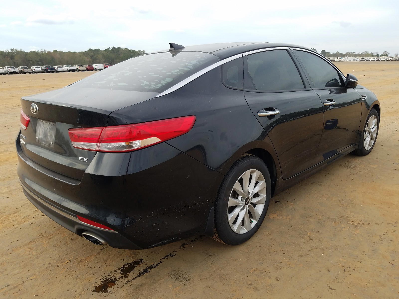 Photo 4 from auction – 2017 KIA OPTIMA EX with VIN 5XXGU4L33HG144068