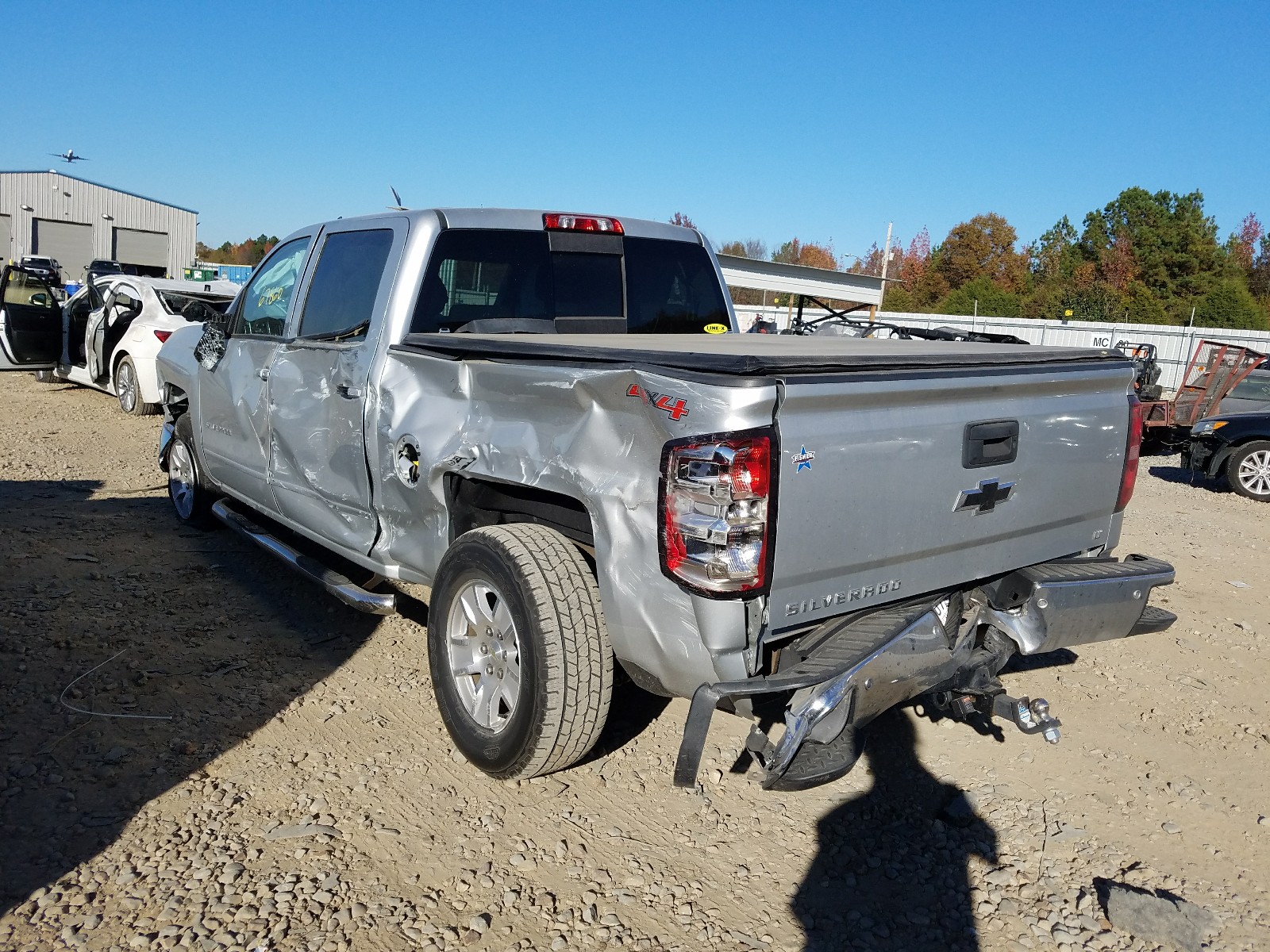 Photo 3 from auction – 2015 CHEVROLET SILVERADO with VIN 3GCUKREC5FG523800