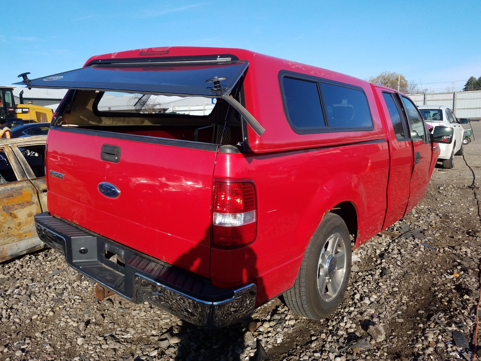 Photo 4 from auction – 2005 FORD F150 with VIN 1FTPX12545NA60687