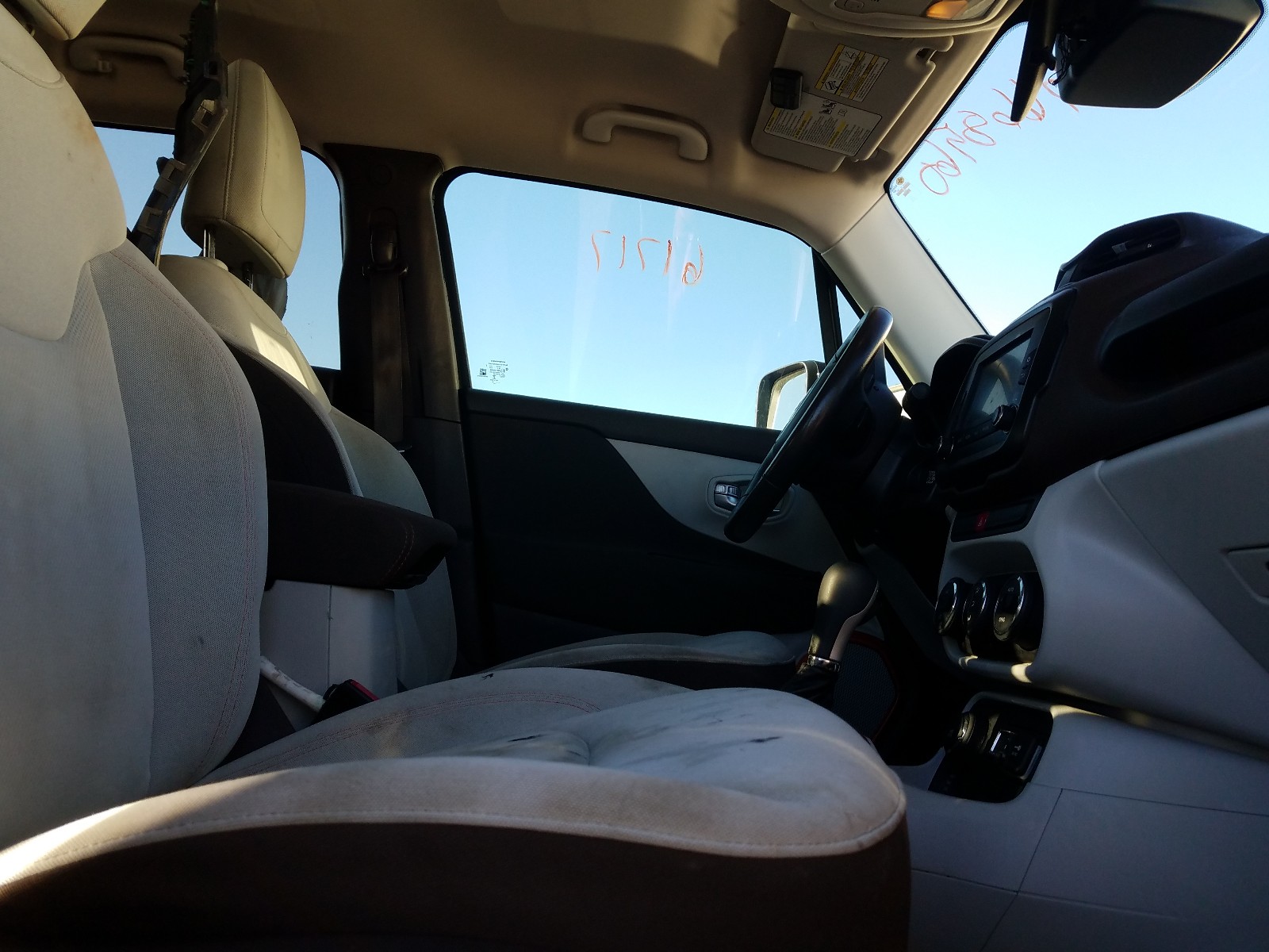 Photo 5 from auction – 2015 JEEP RENEGADE L with VIN ZACCJBBT0FPB67585