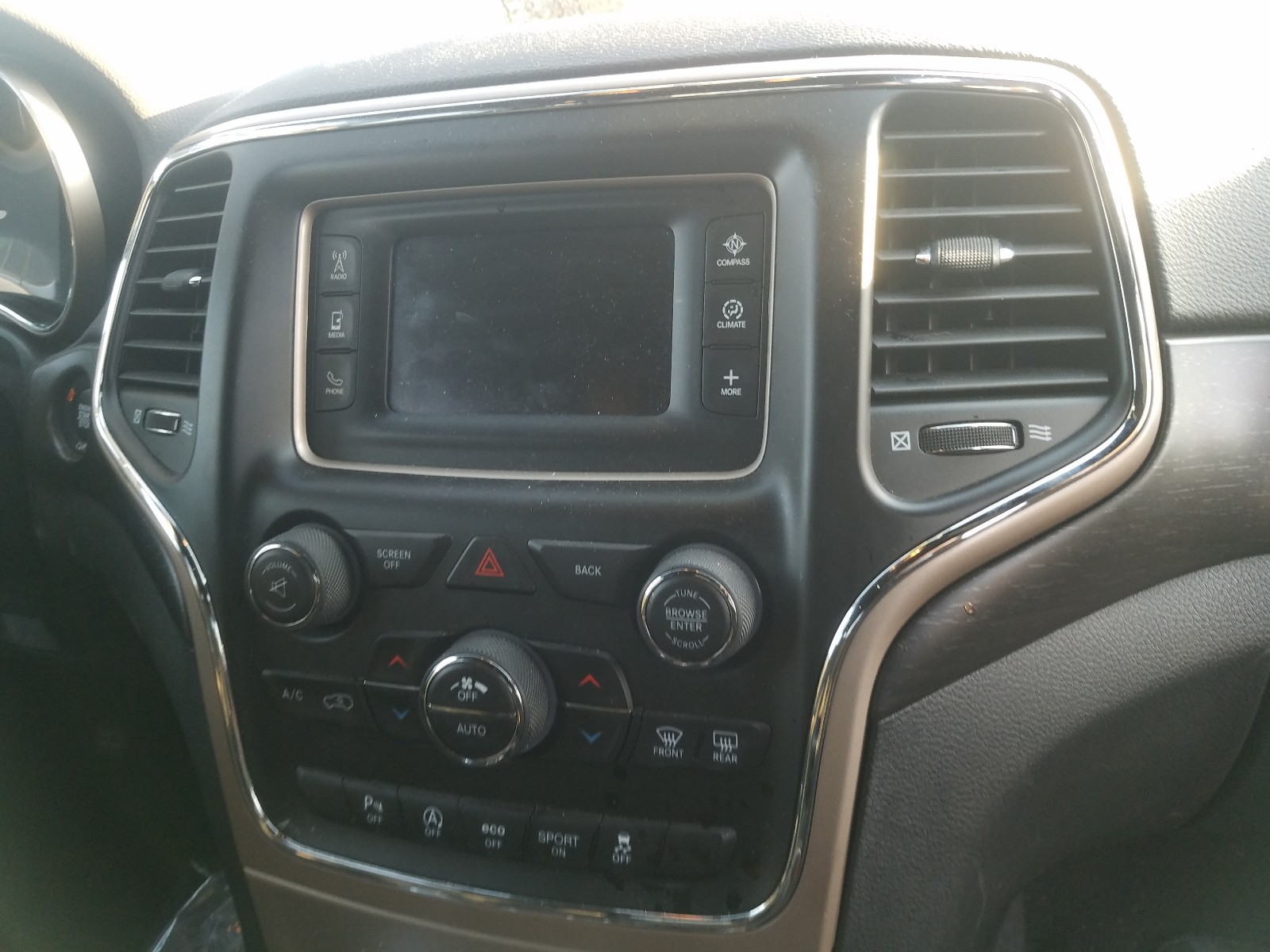 Photo 9 from auction – 2017 JEEP GRAND CHER with VIN 1C4RJFAG0HC697120