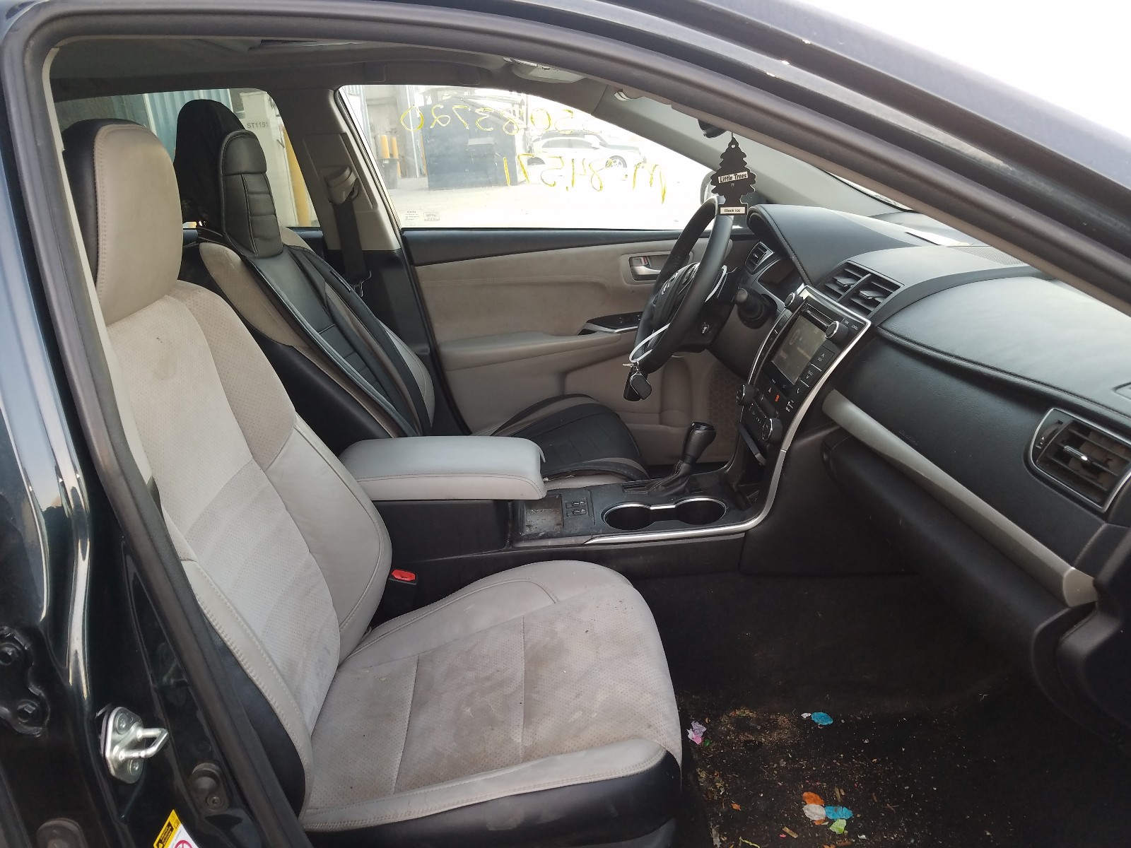 Photo 5 from auction – 2017 TOYOTA CAMRY LE with VIN 4T1BF1FK0HU690130